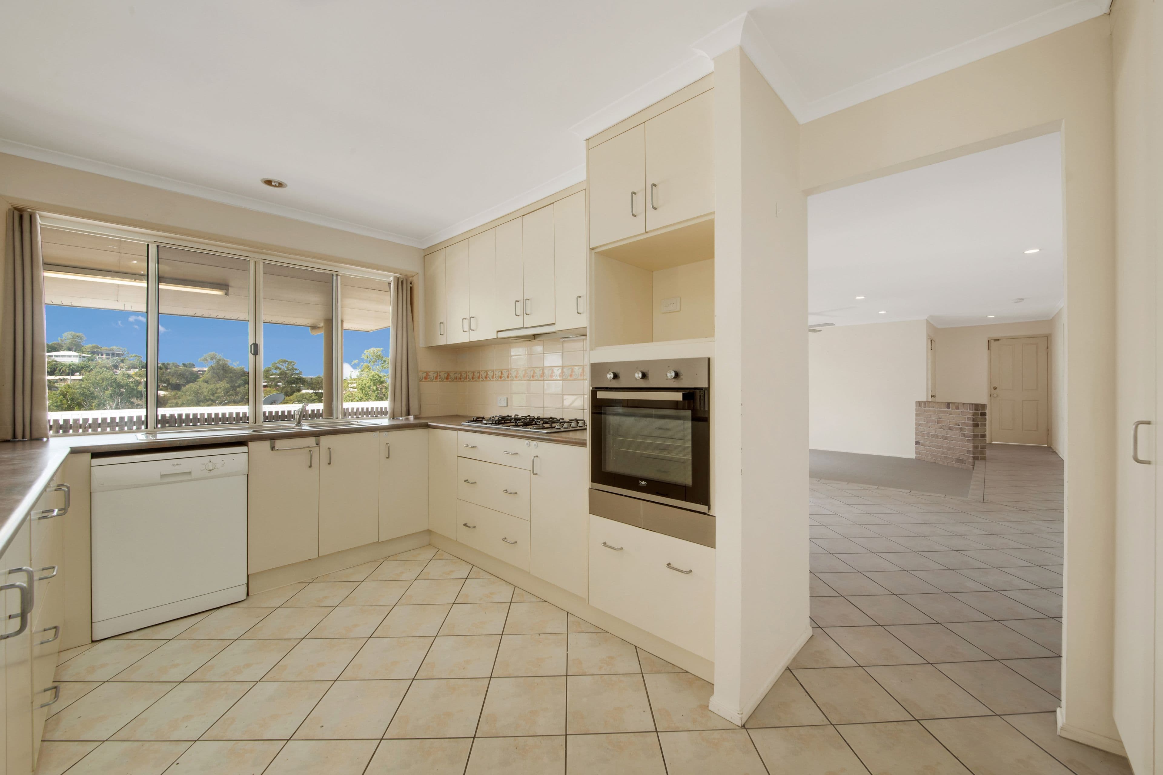 8 Fairbairn Place, Clinton QLD 4680, Clinton - Thumbnail 6
