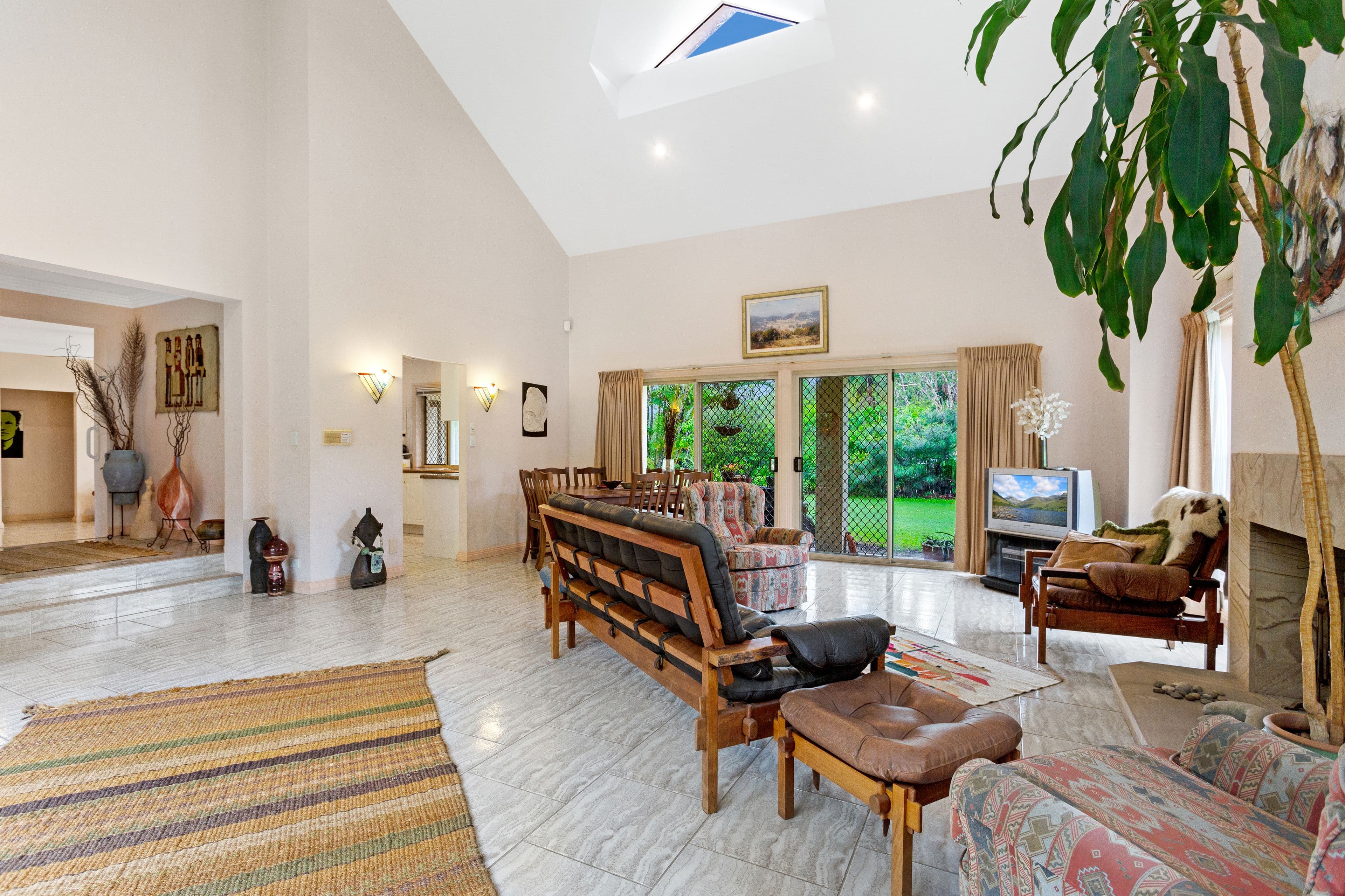 178 Palm Meadows Drive, Carrara QLD 4211, Carrara - Thumbnail 7