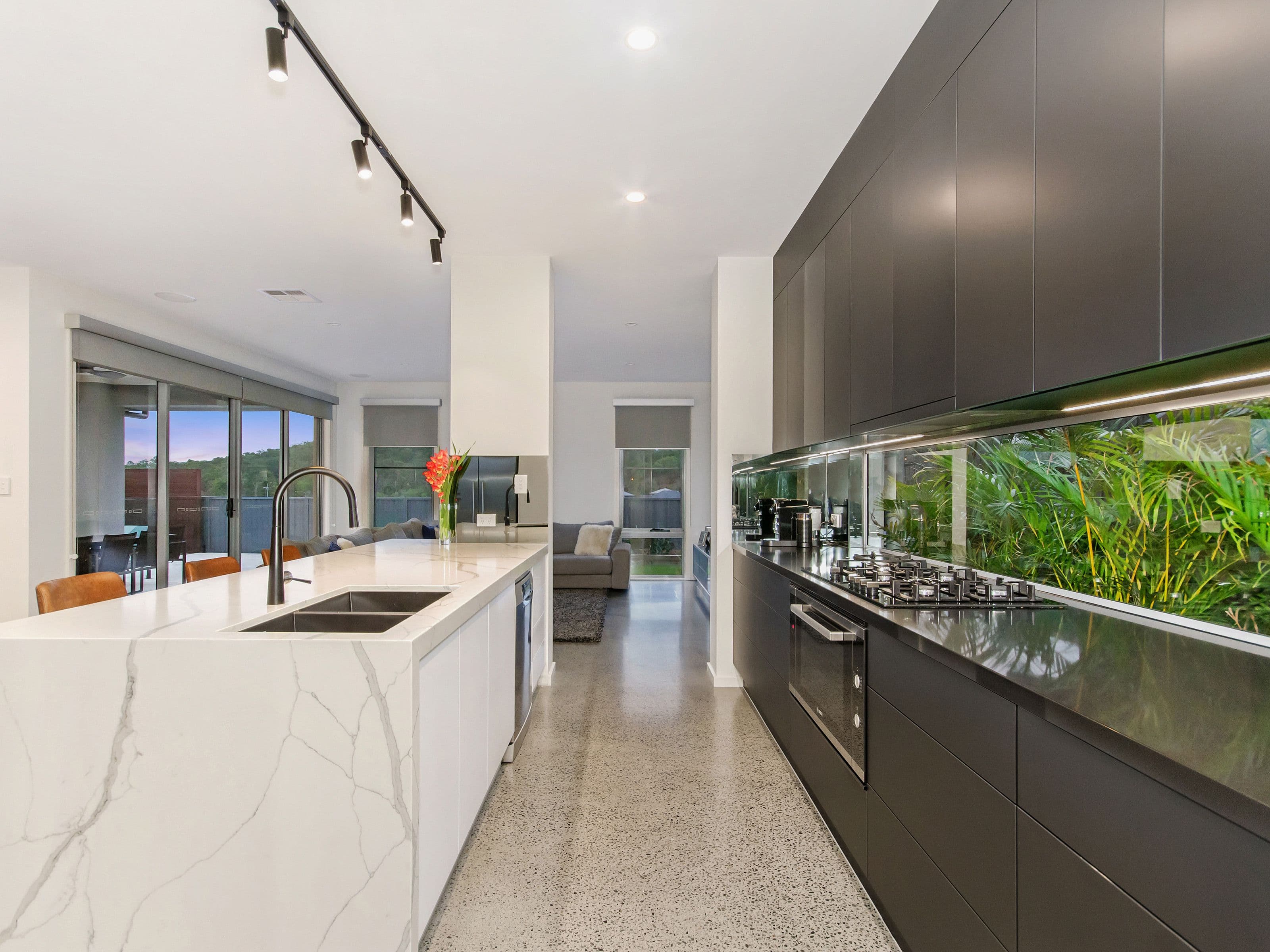 18 Greencastle Parade, Maudsland QLD 4210, Maudsland - Thumbnail 4
