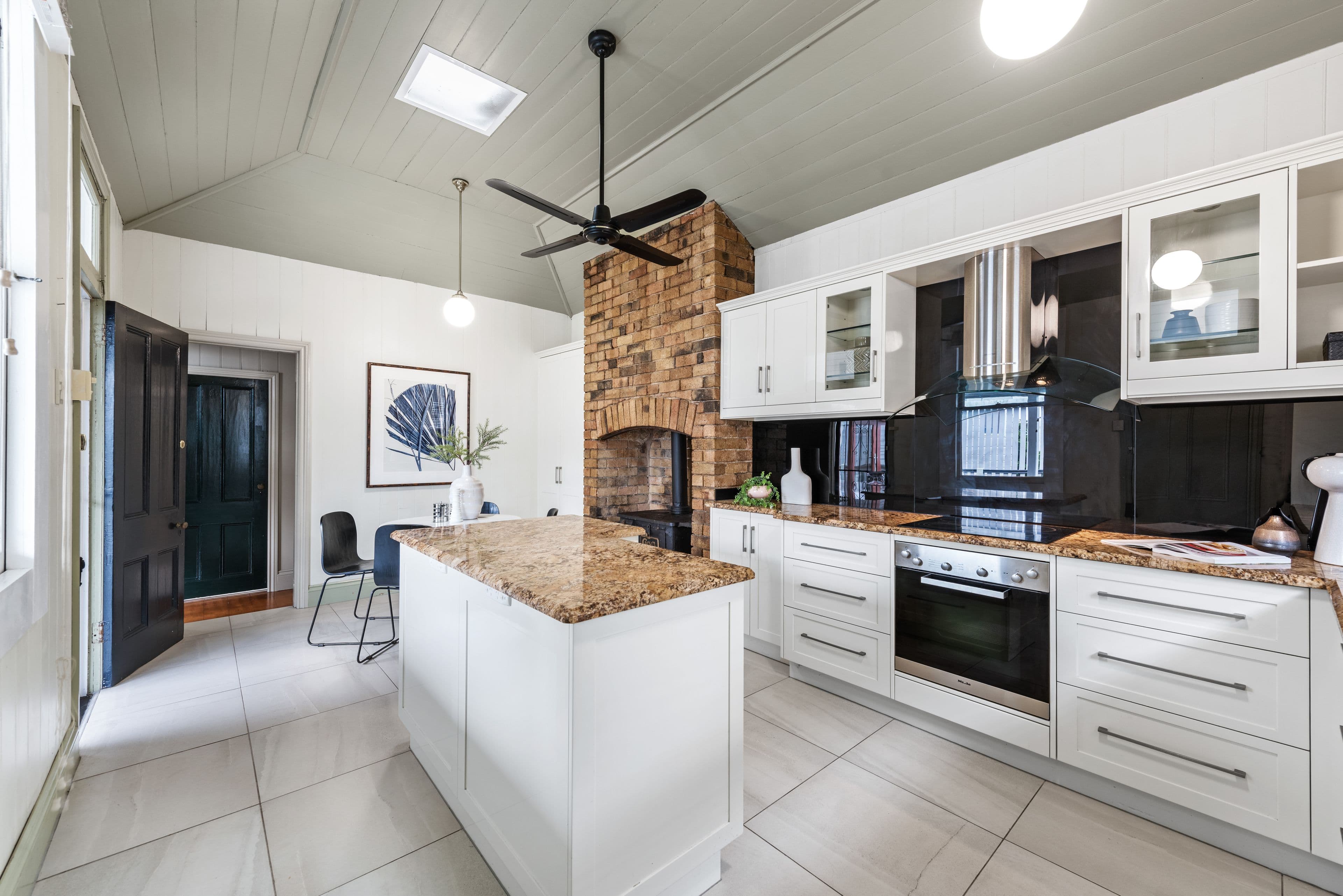 56 Kennigo Street, Spring Hill QLD 4000, Spring Hill - Thumbnail 7