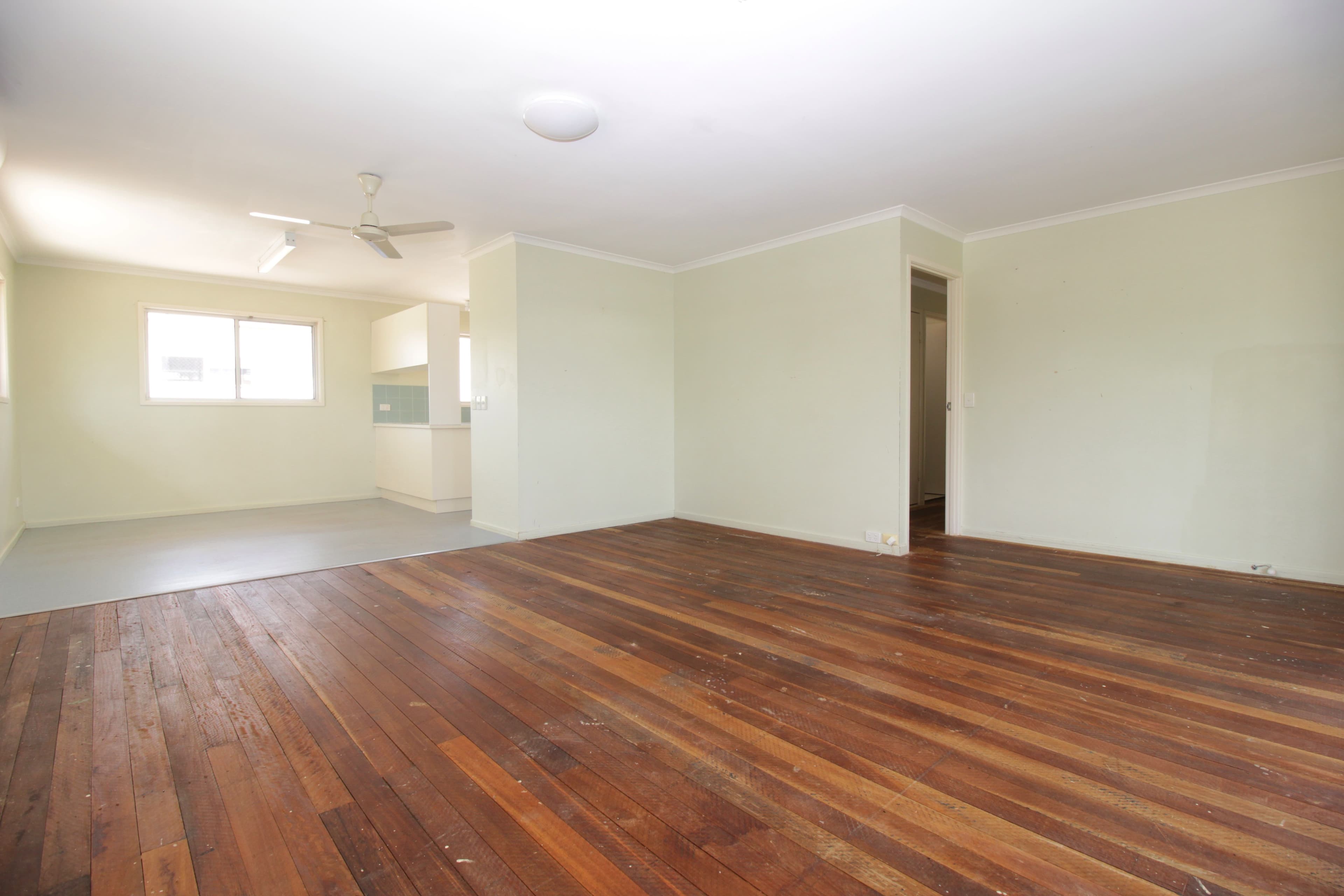 195 Borilla Street, Emerald QLD 4720, Emerald - Thumbnail 3