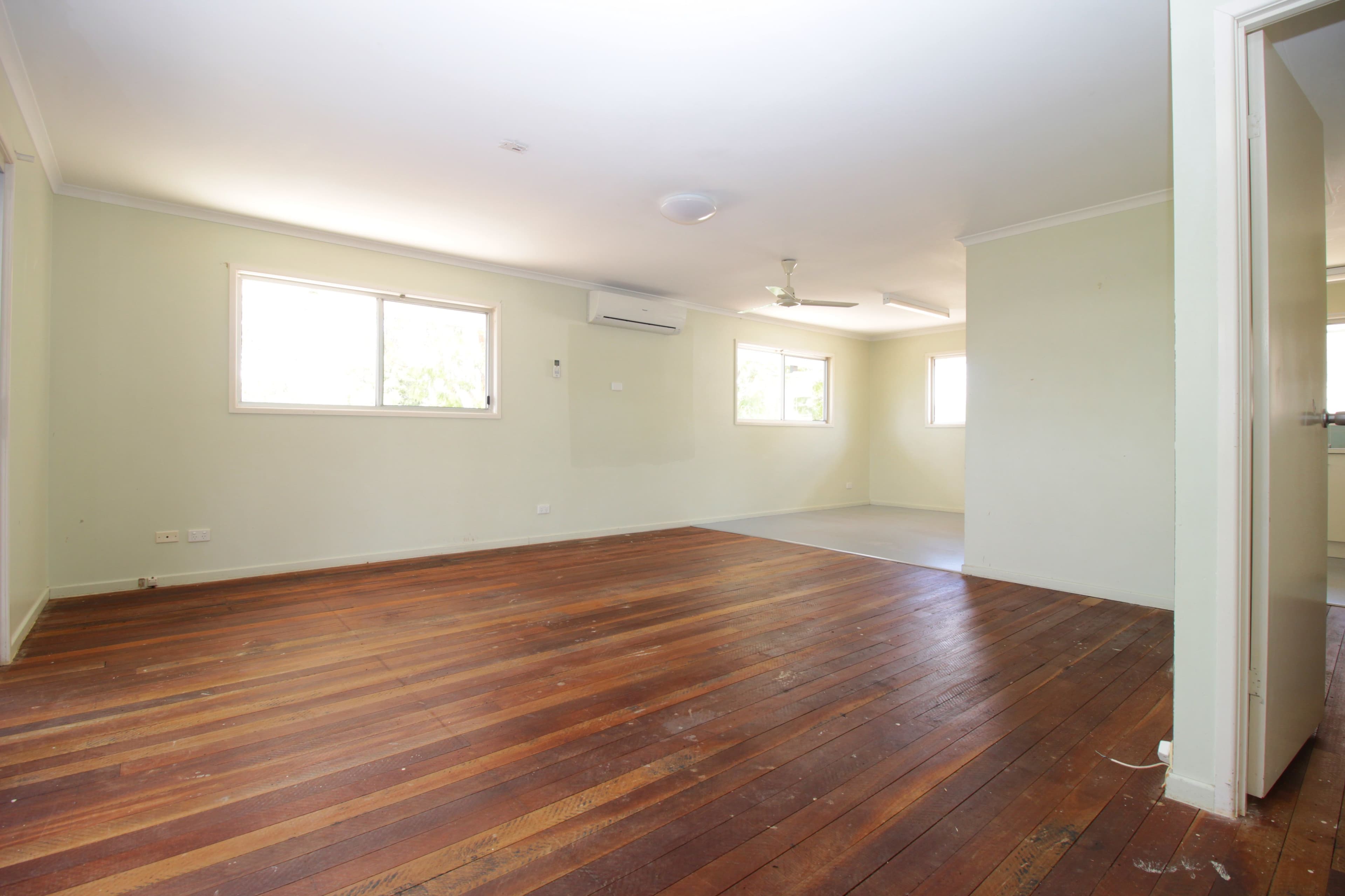 195 Borilla Street, Emerald QLD 4720, Emerald - Thumbnail 4
