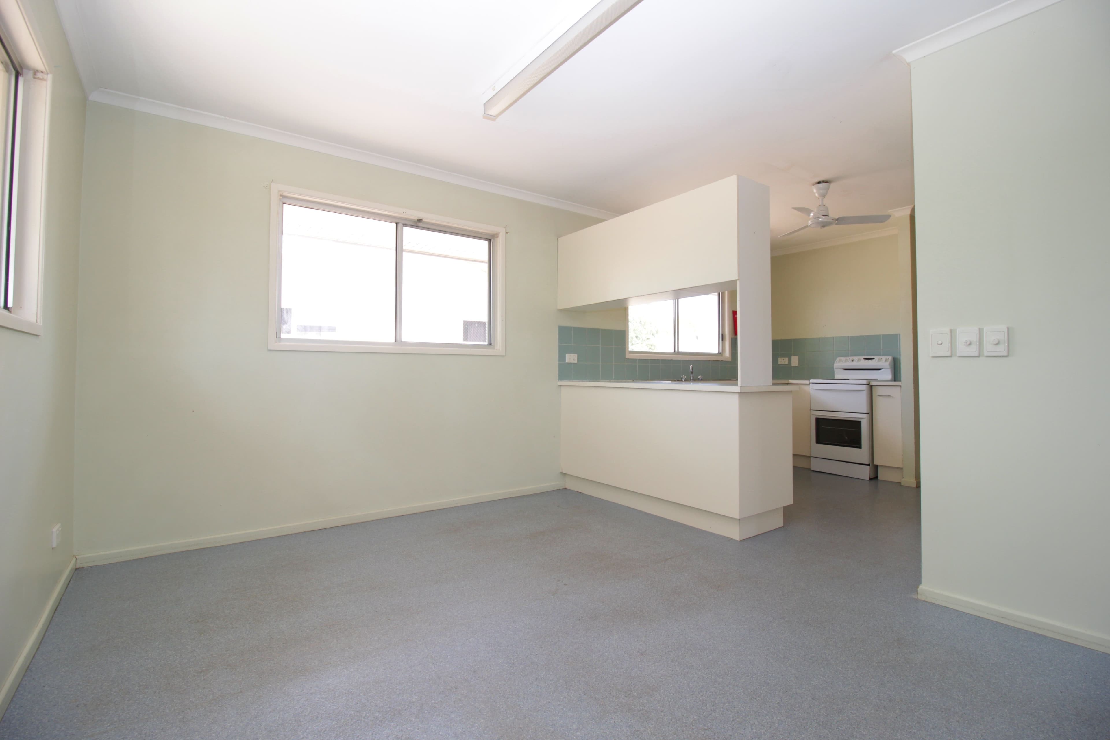 195 Borilla Street, Emerald QLD 4720, Emerald - Thumbnail 6