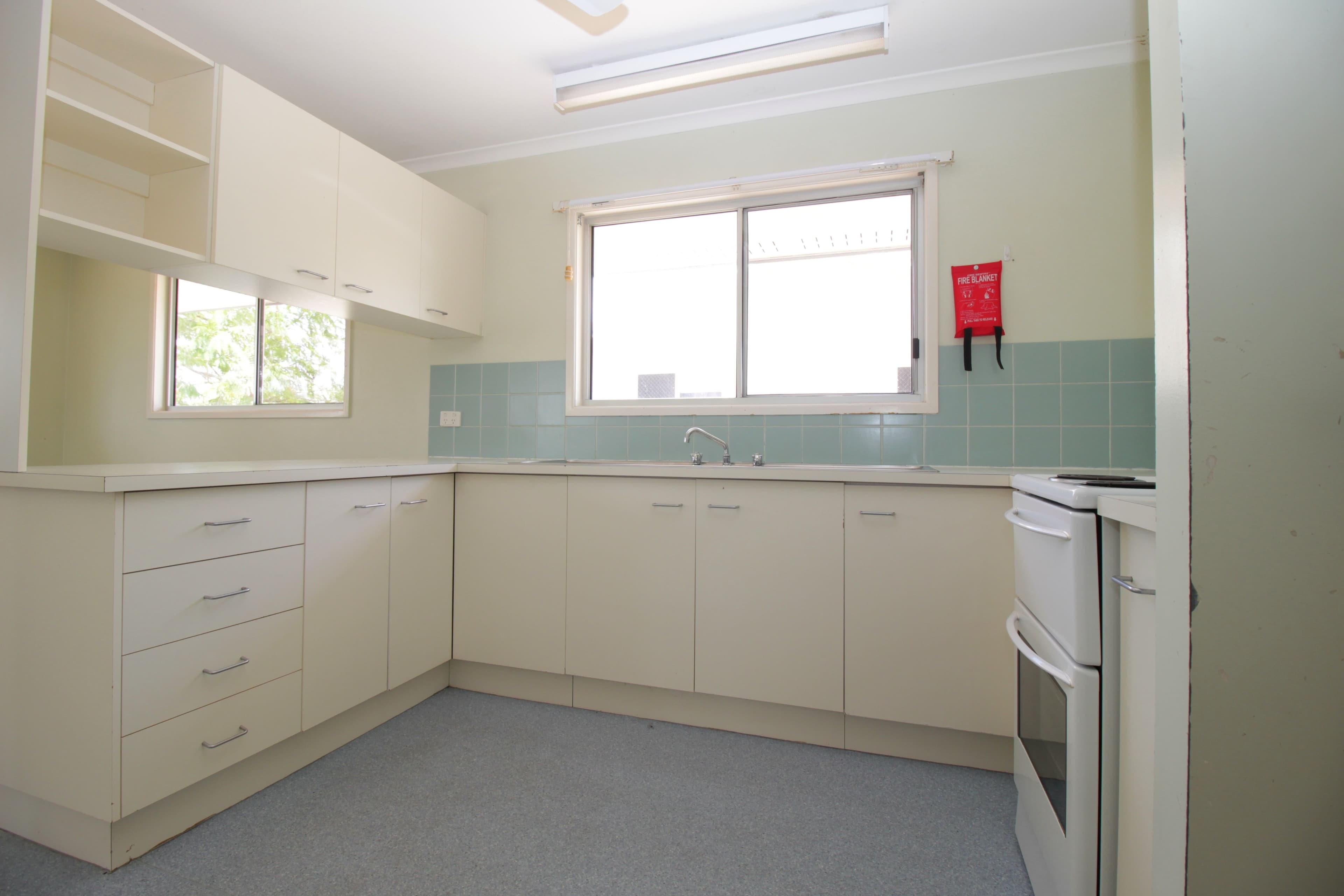 195 Borilla Street, Emerald QLD 4720, Emerald - Thumbnail 8