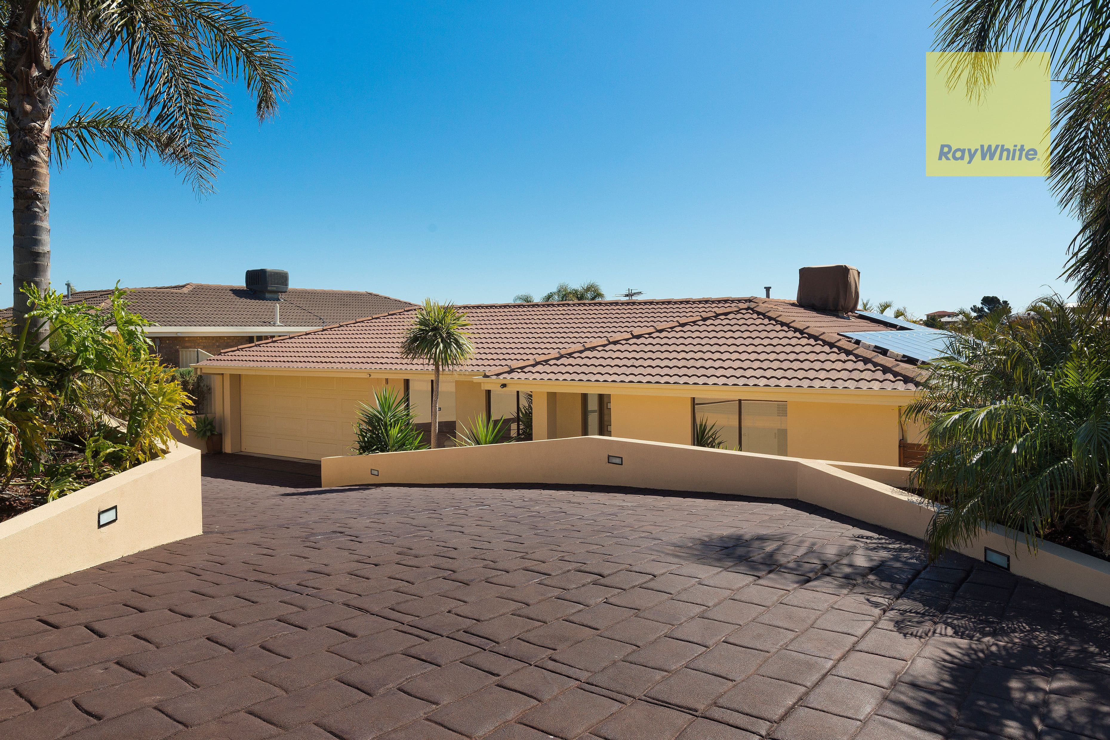 13 Alfonso Drive, Hallett Cove SA 5158, Hallett Cove - Thumbnail 2