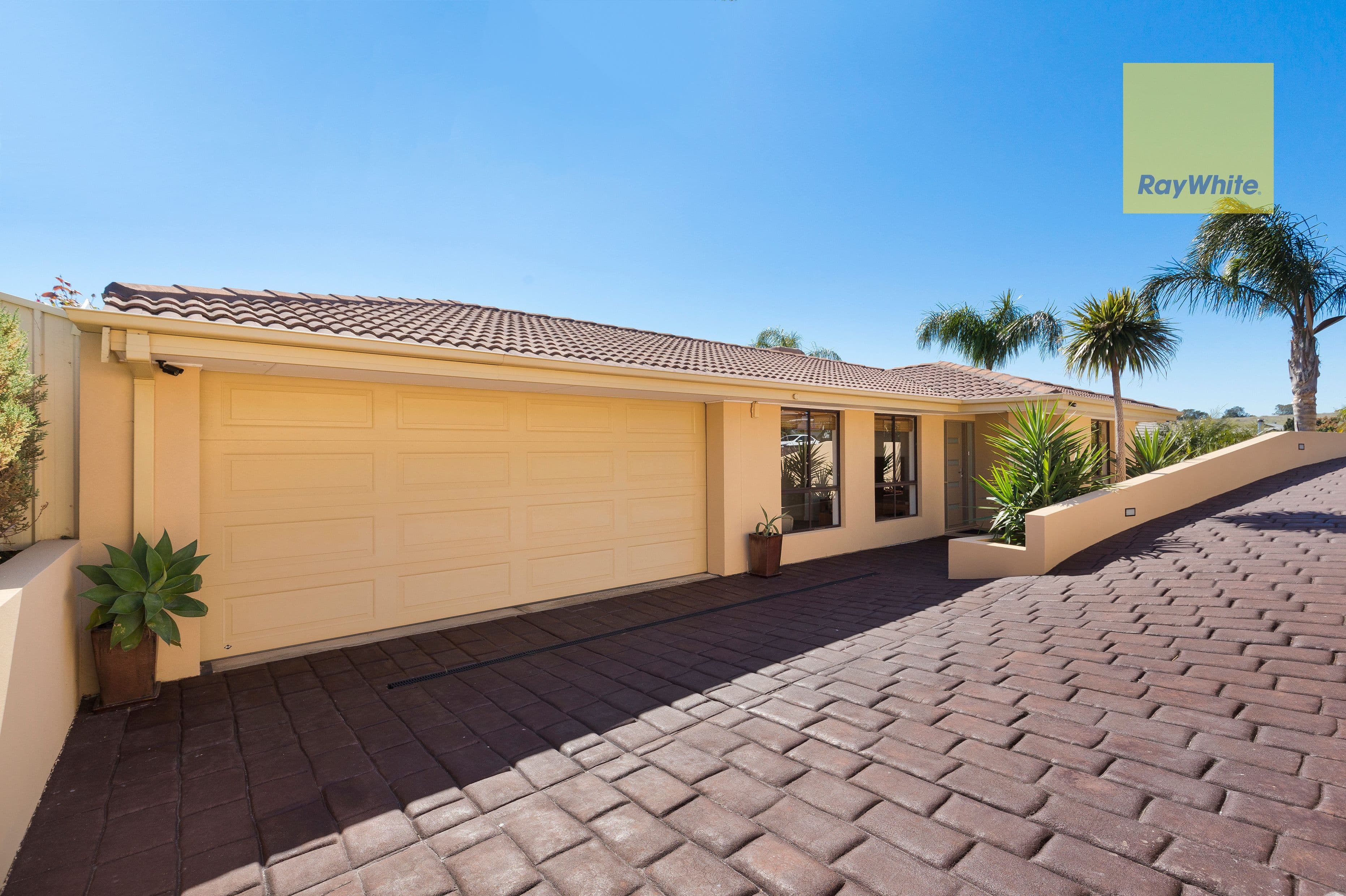 13 Alfonso Drive, Hallett Cove SA 5158, Hallett Cove - Thumbnail 3