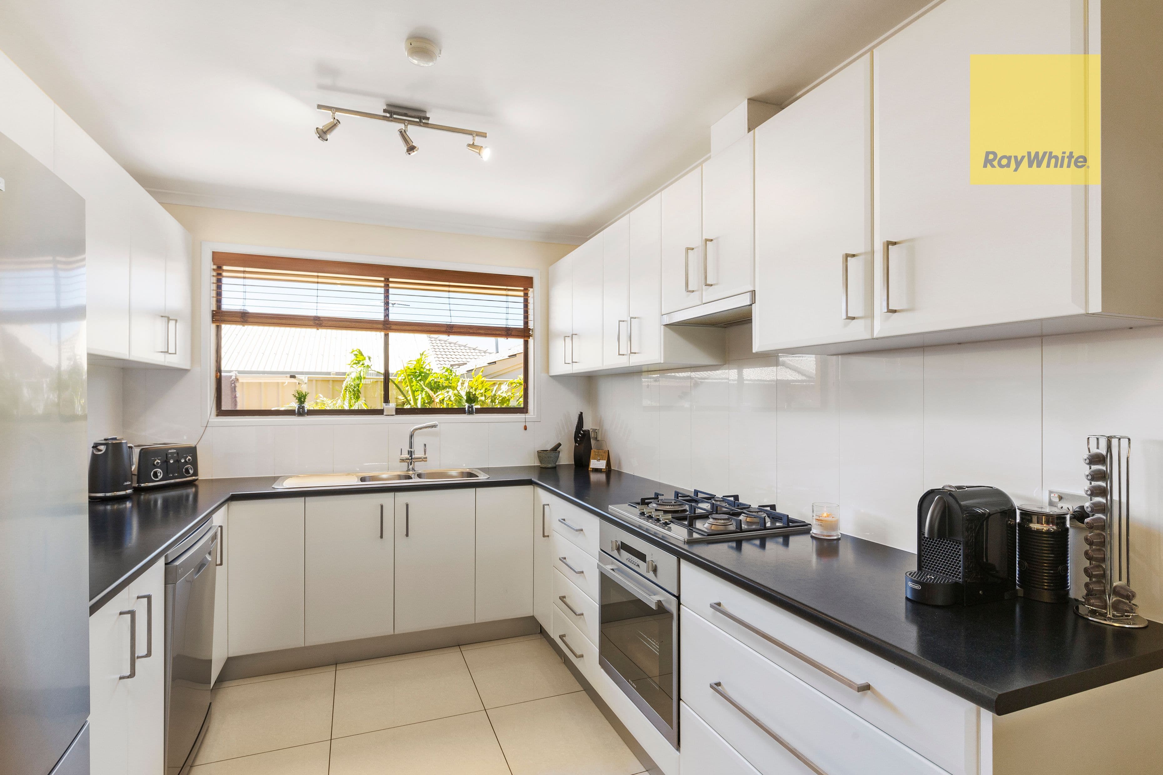 13 Alfonso Drive, Hallett Cove SA 5158, Hallett Cove - Thumbnail 7