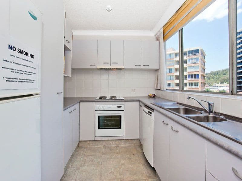 30 The Esplanade, BURLEIGH HEADS QLD 4220, Burleigh Heads - Thumbnail 3