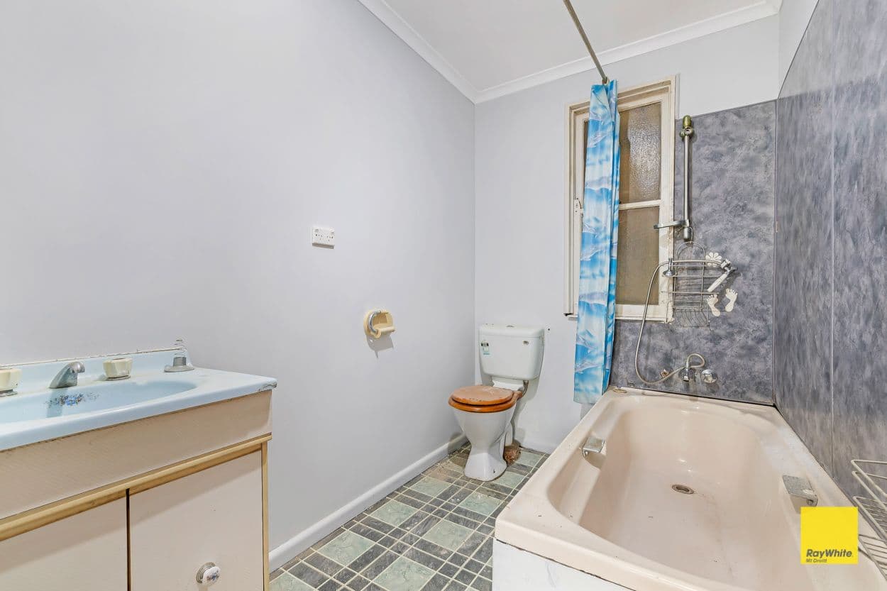 5 Law Crescent, Tregear - Thumbnail 5