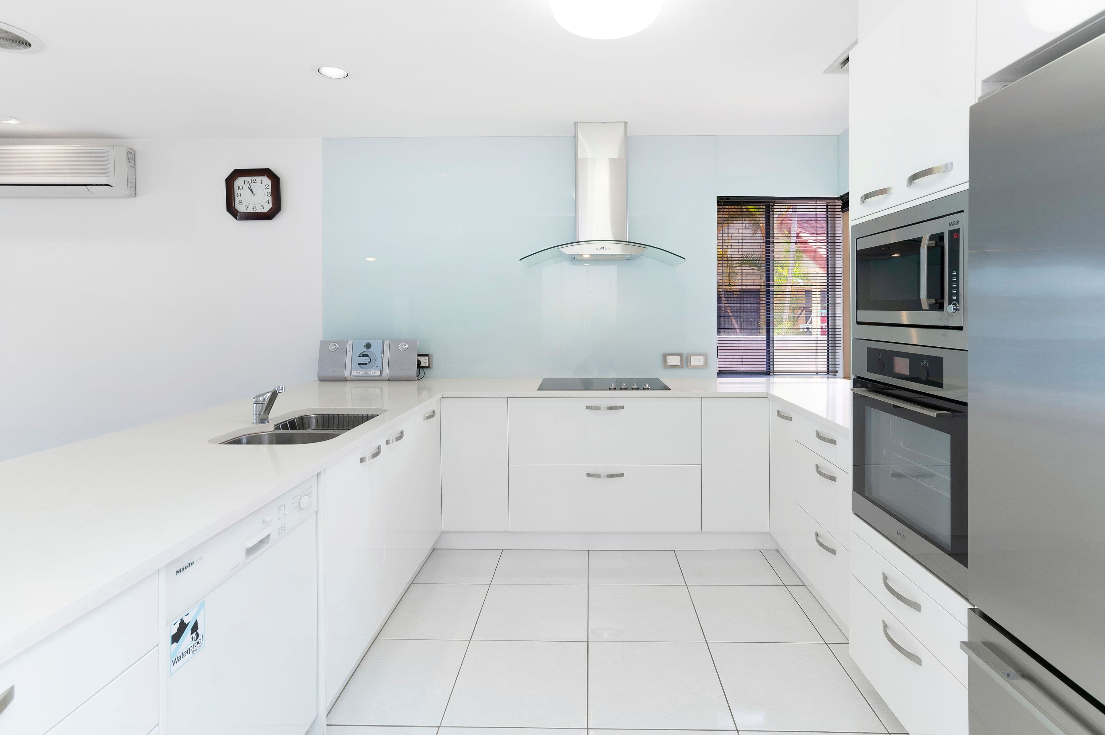 140 Morala Avenue, Runaway Bay QLD 4216, Runaway Bay - Thumbnail 5