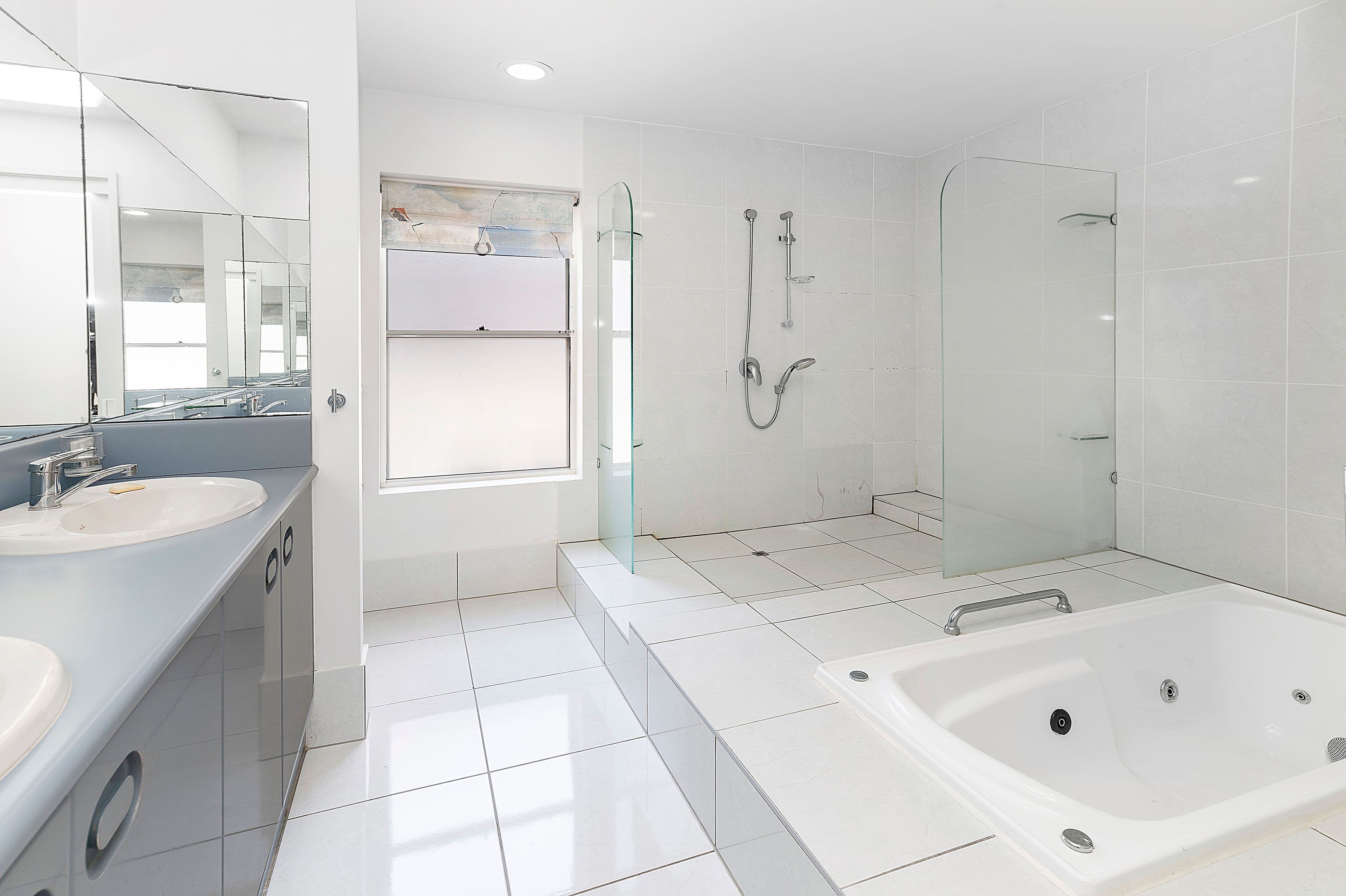140 Morala Avenue, Runaway Bay QLD 4216, Runaway Bay - Thumbnail 7