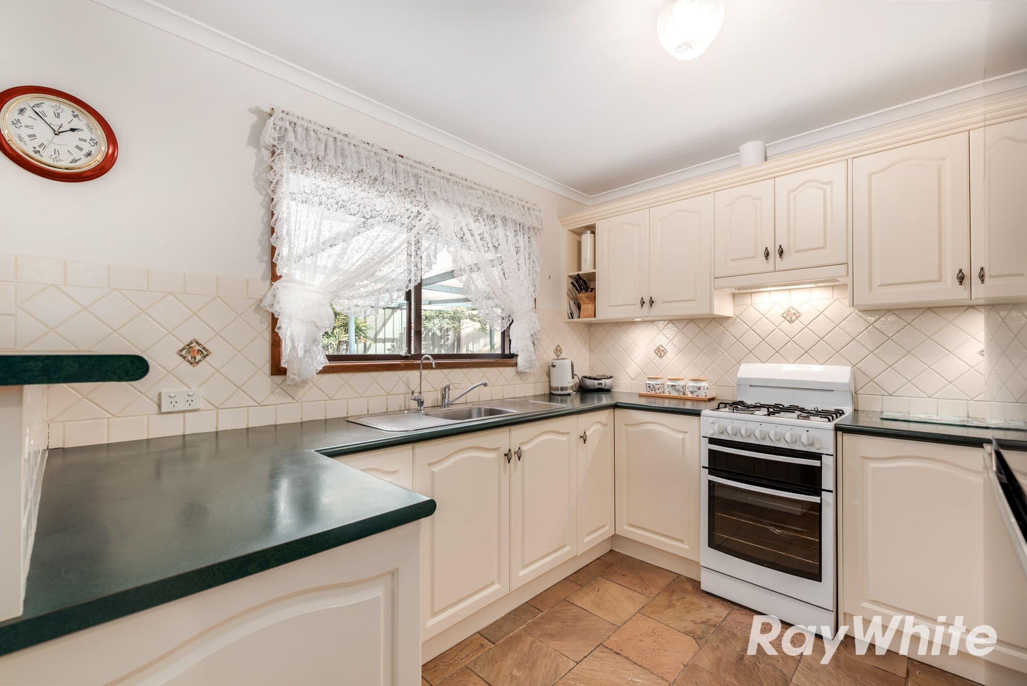 242 Brodie Road, Morphett Vale SA 5162, Morphett Vale - Thumbnail 4