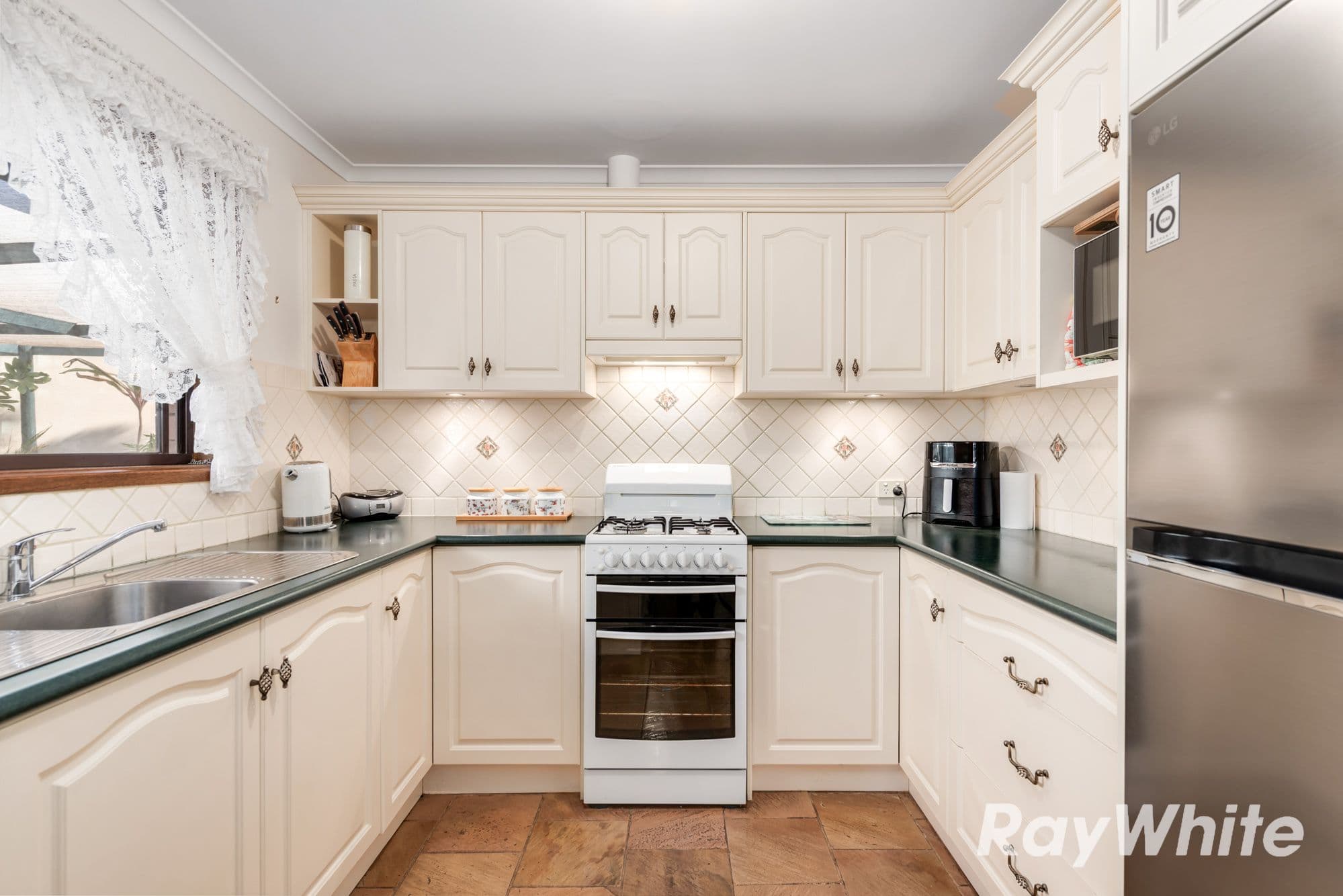 242 Brodie Road, Morphett Vale SA 5162, Morphett Vale - Thumbnail 5