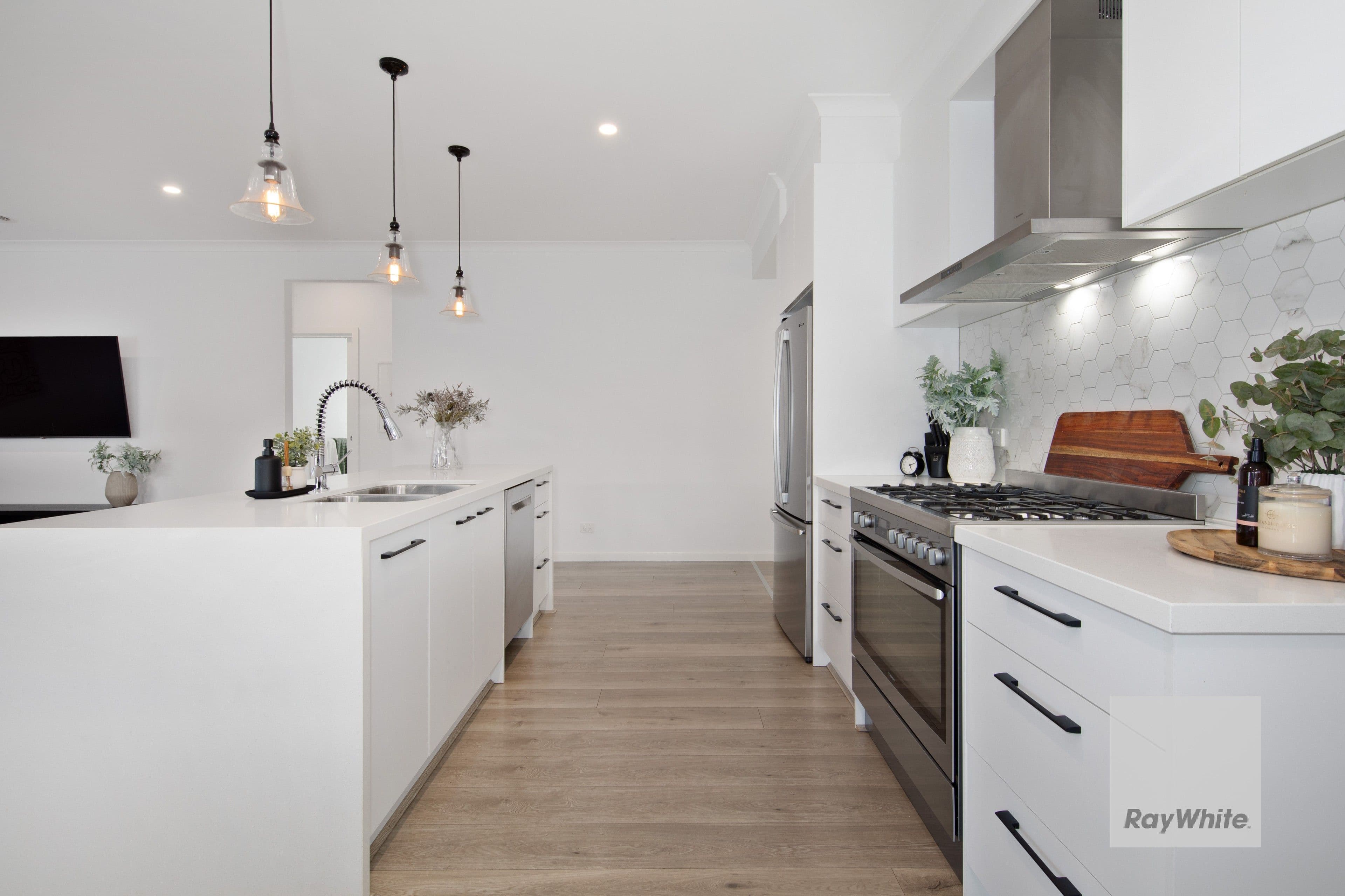 13 Bottlebrush Road, AINTREE VIC 3336, Aintree - Thumbnail 7
