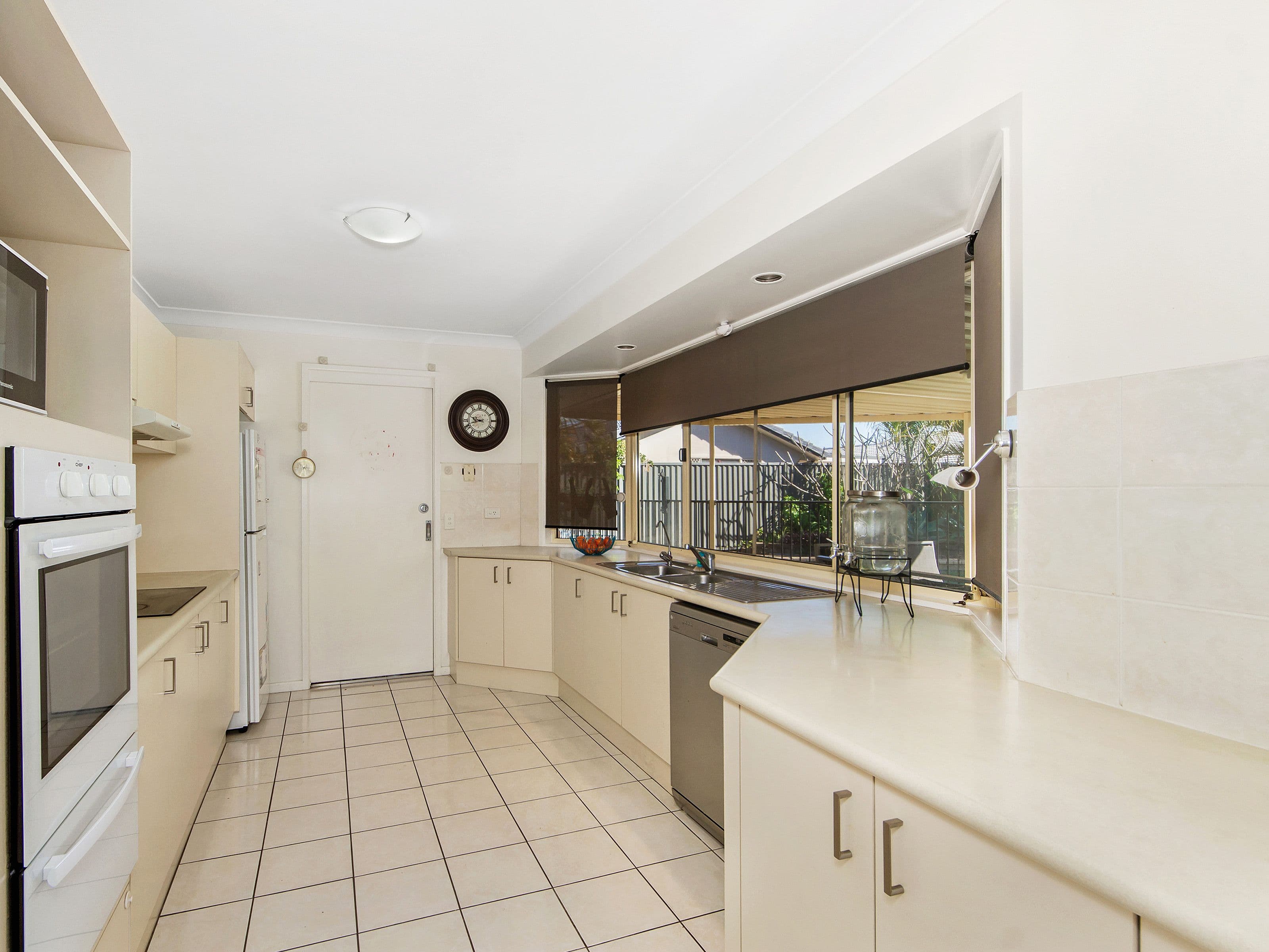 62 St Kevins Avenue, Benowa QLD 4217, Benowa - Thumbnail 5