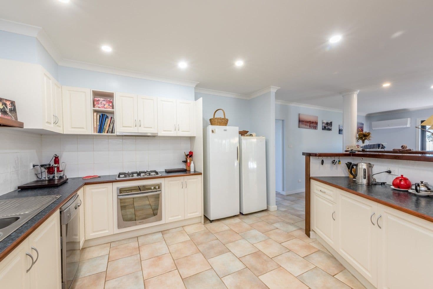 7 Coral Court, Port Denison WA 6525, Port Denison - Thumbnail 3