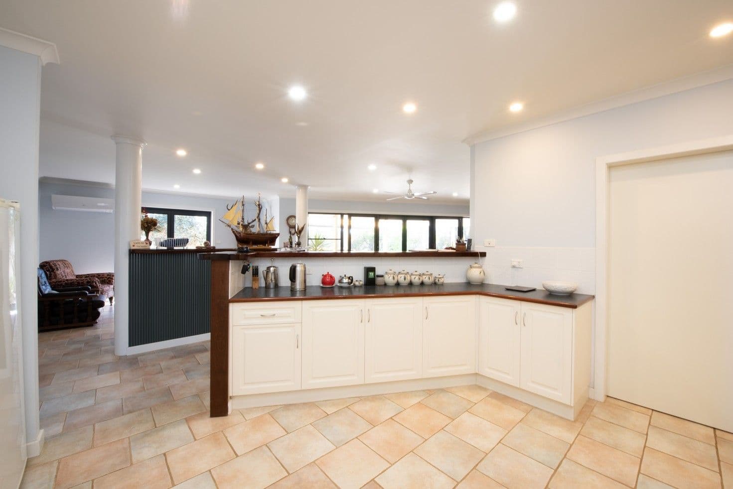 7 Coral Court, Port Denison WA 6525, Port Denison - Thumbnail 5