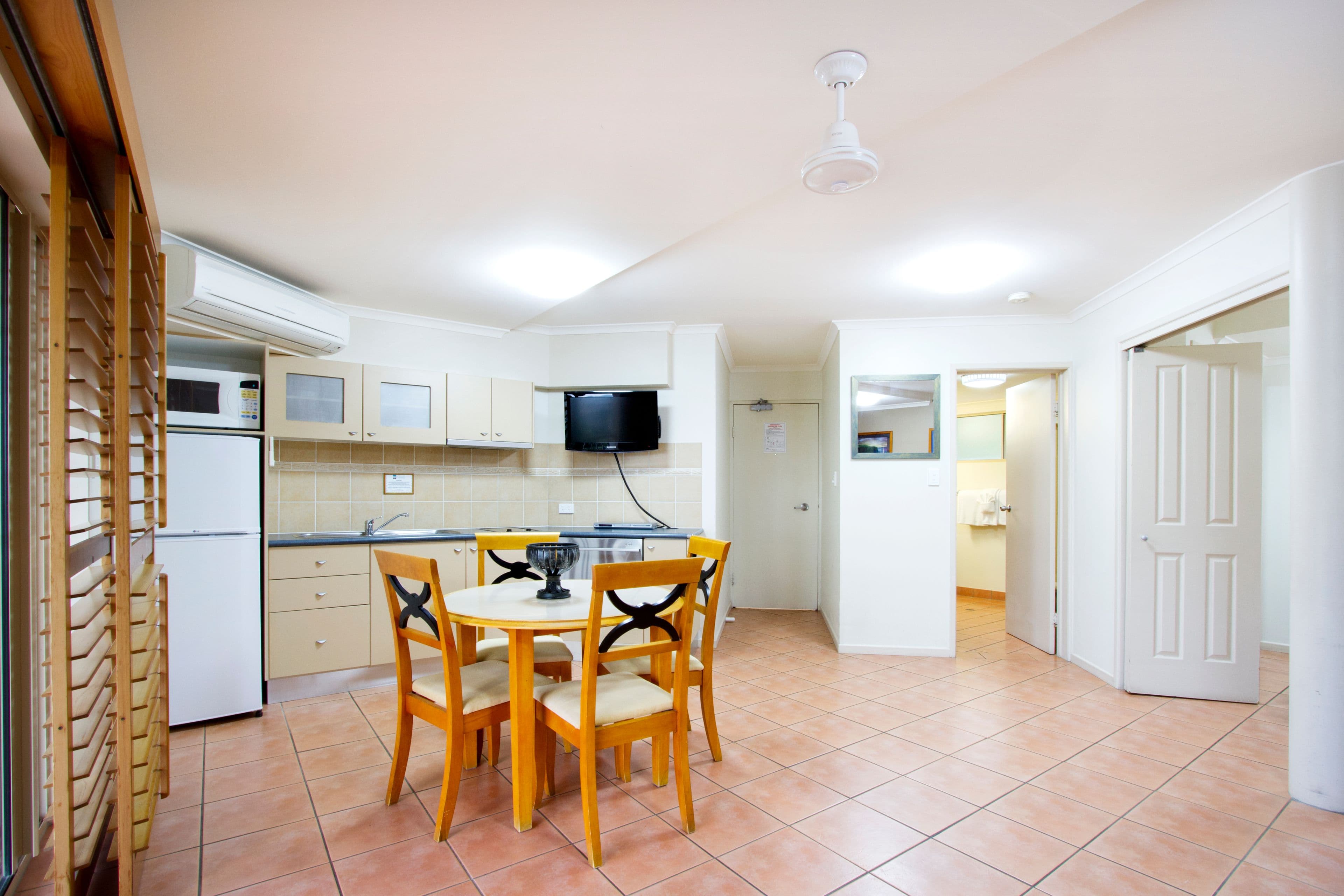  14 Hermitage Drive, AIRLIE BEACH QLD 4802, Airlie Beach - Thumbnail 6