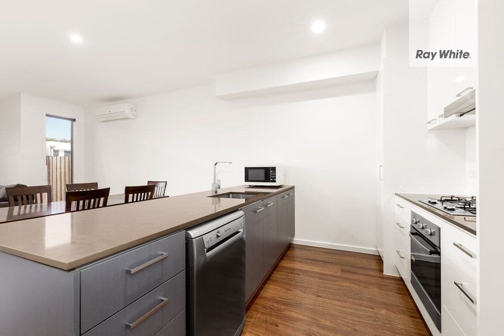 8 Stellar Place, Bundoora VIC 3083, Bundoora - Thumbnail 2