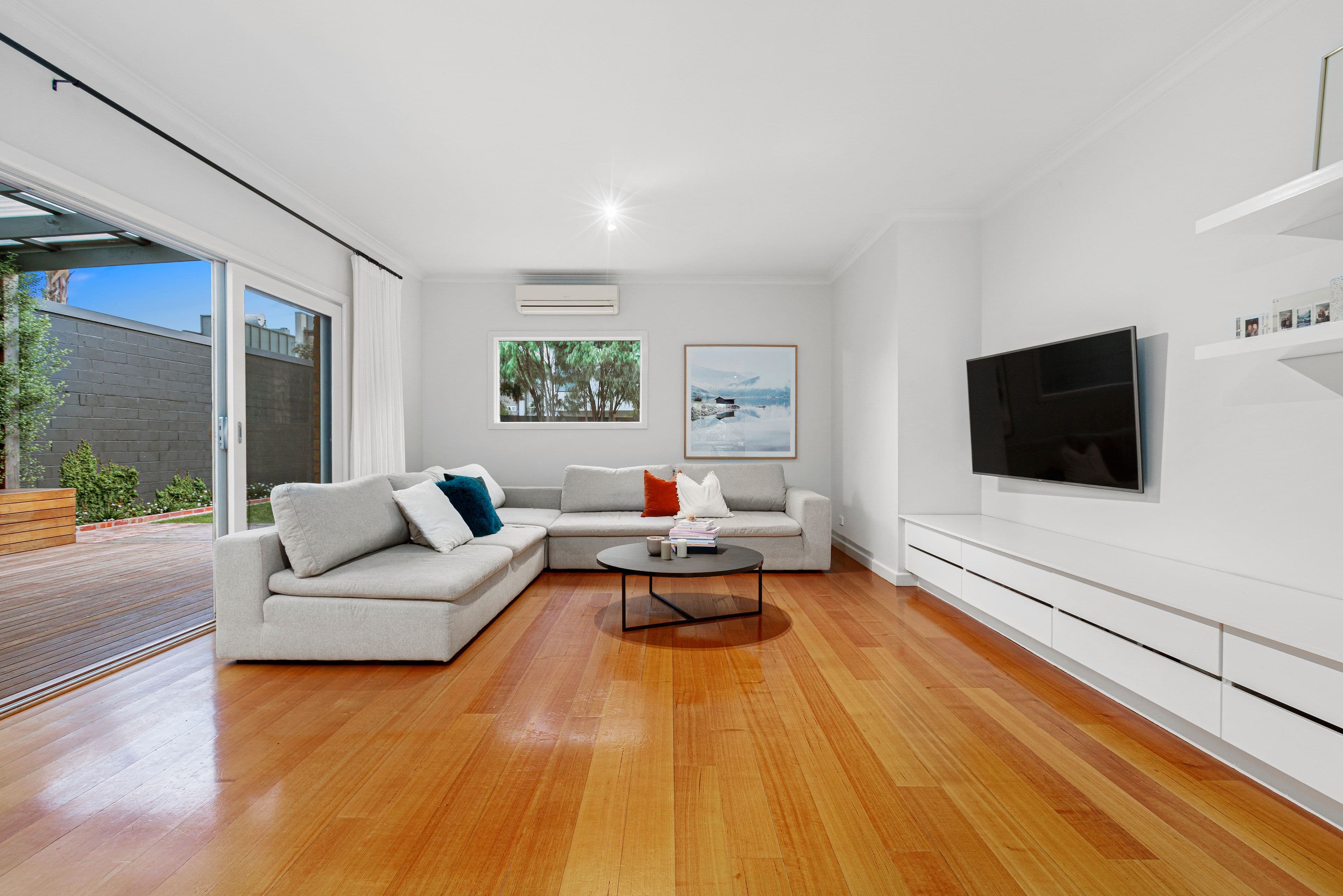 4 Warren Road, Cheltenham VIC 3192, Cheltenham - Thumbnail 3