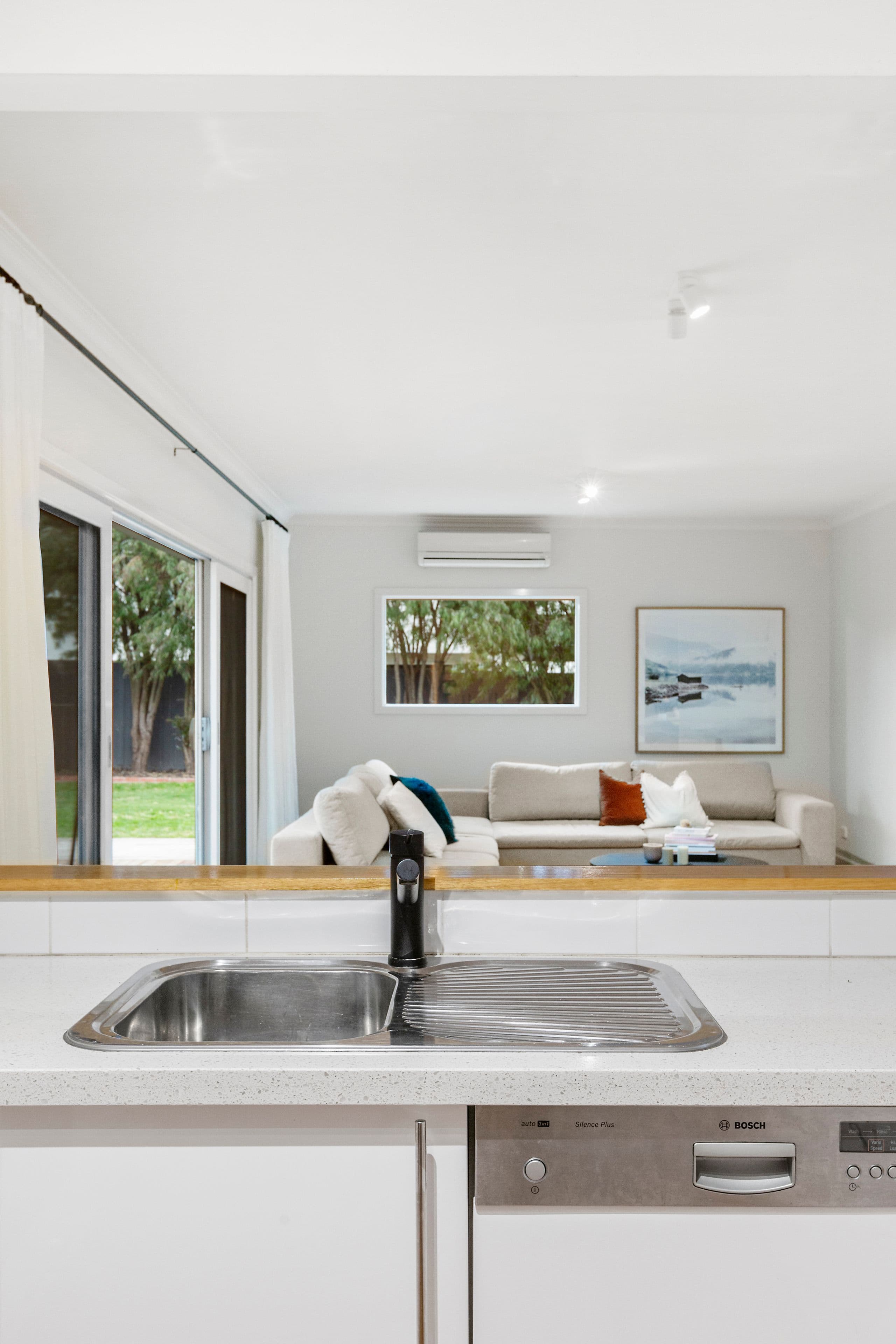 4 Warren Road, Cheltenham VIC 3192, Cheltenham - Thumbnail 7