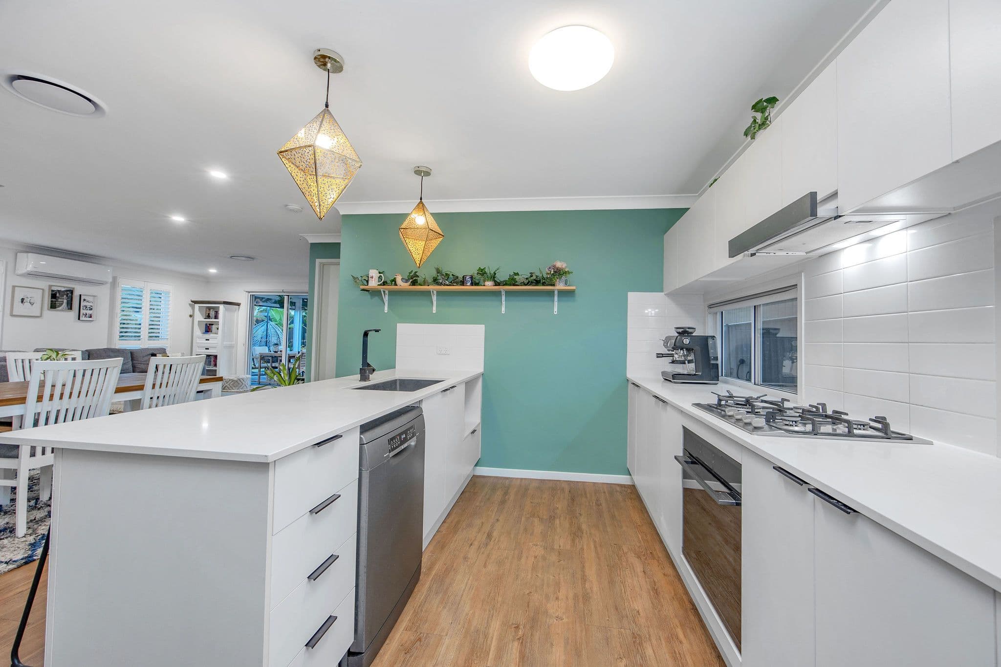 31 Pelican Parade, Jacobs Well QLD 4208, Jacobs Well - Thumbnail 4