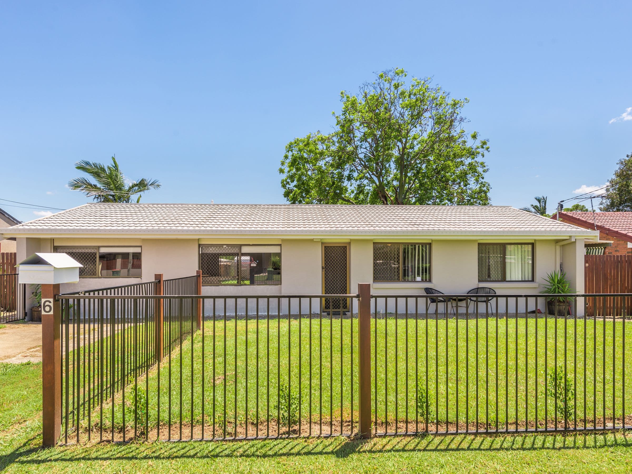 6 Baradine Street, Mount Warren Park QLD 4207, Mount Warren Park - Thumbnail 2