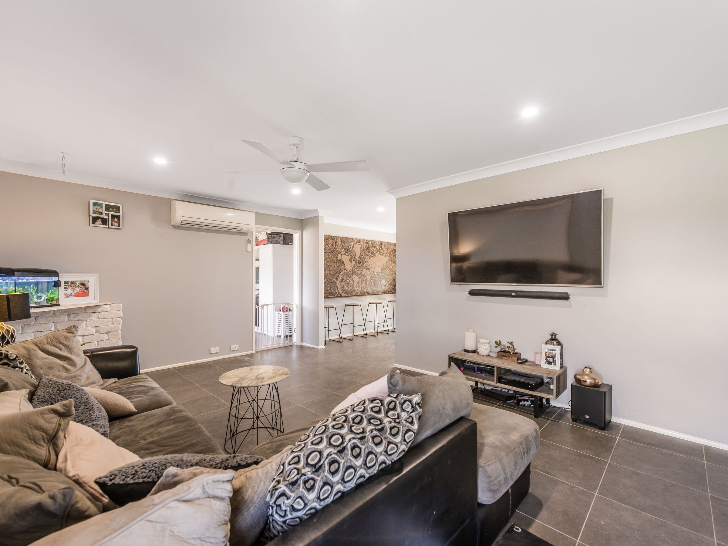 6 Baradine Street, Mount Warren Park QLD 4207, Mount Warren Park - Thumbnail 4