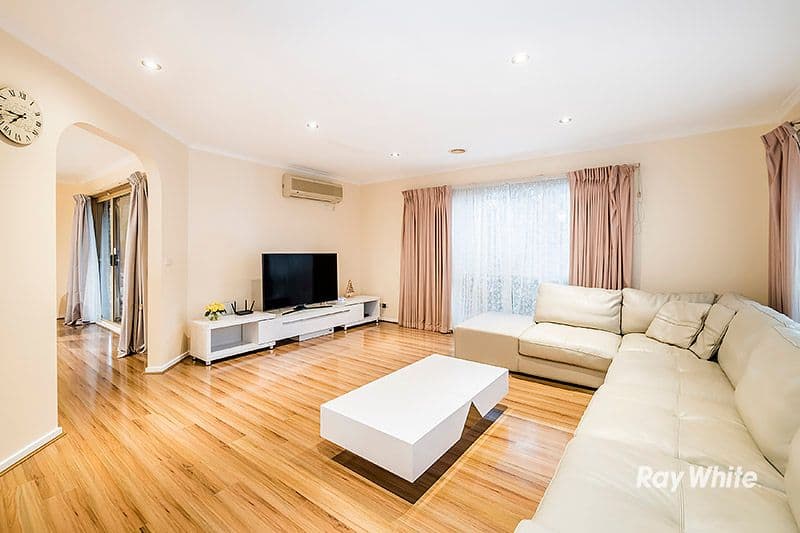 7 Yaltara Close, Cranbourne West VIC 3977, Cranbourne West - Thumbnail 2