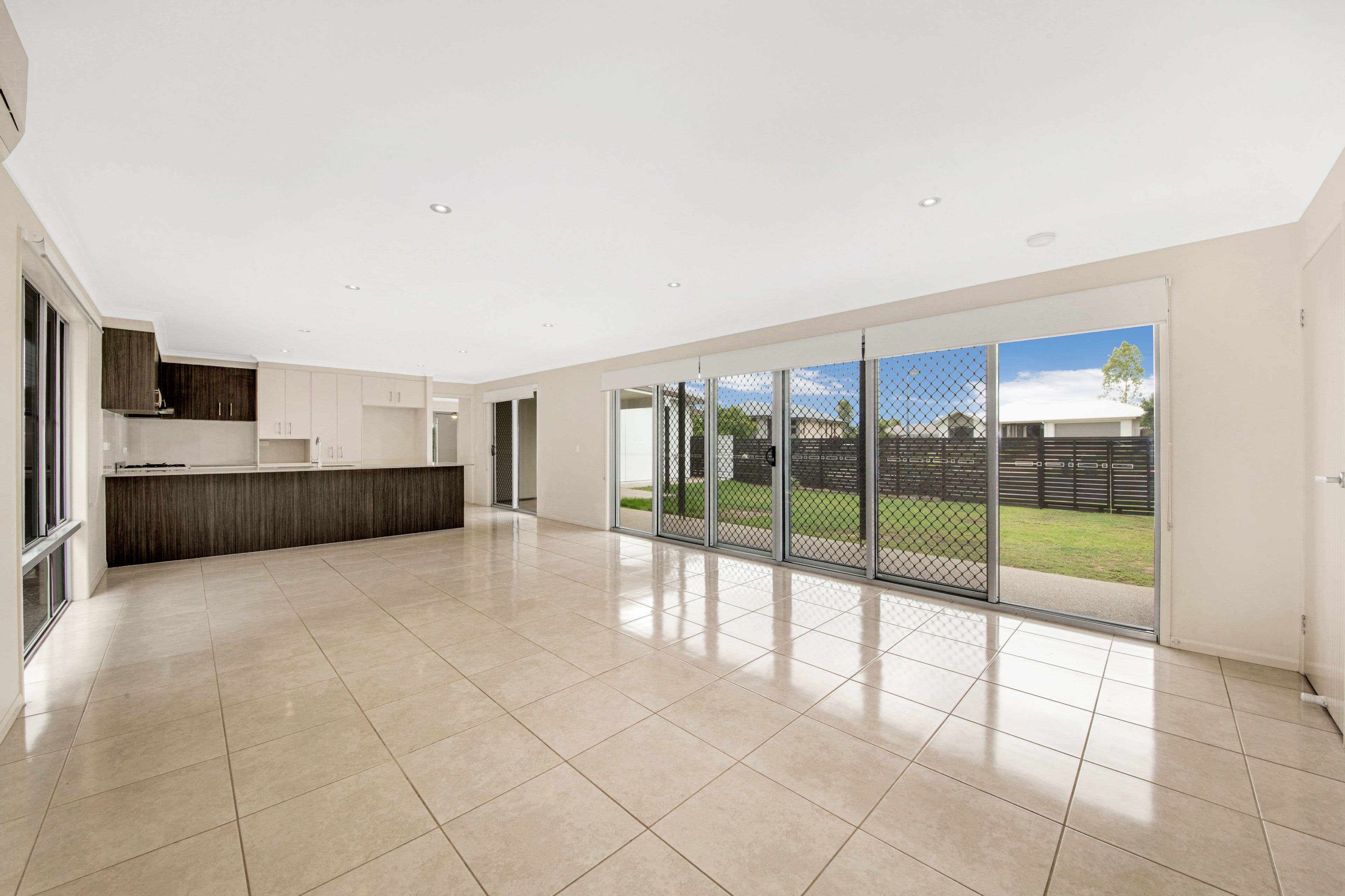 2 Eccles Close, Kirkwood QLD 4680, Kirkwood - Thumbnail 3