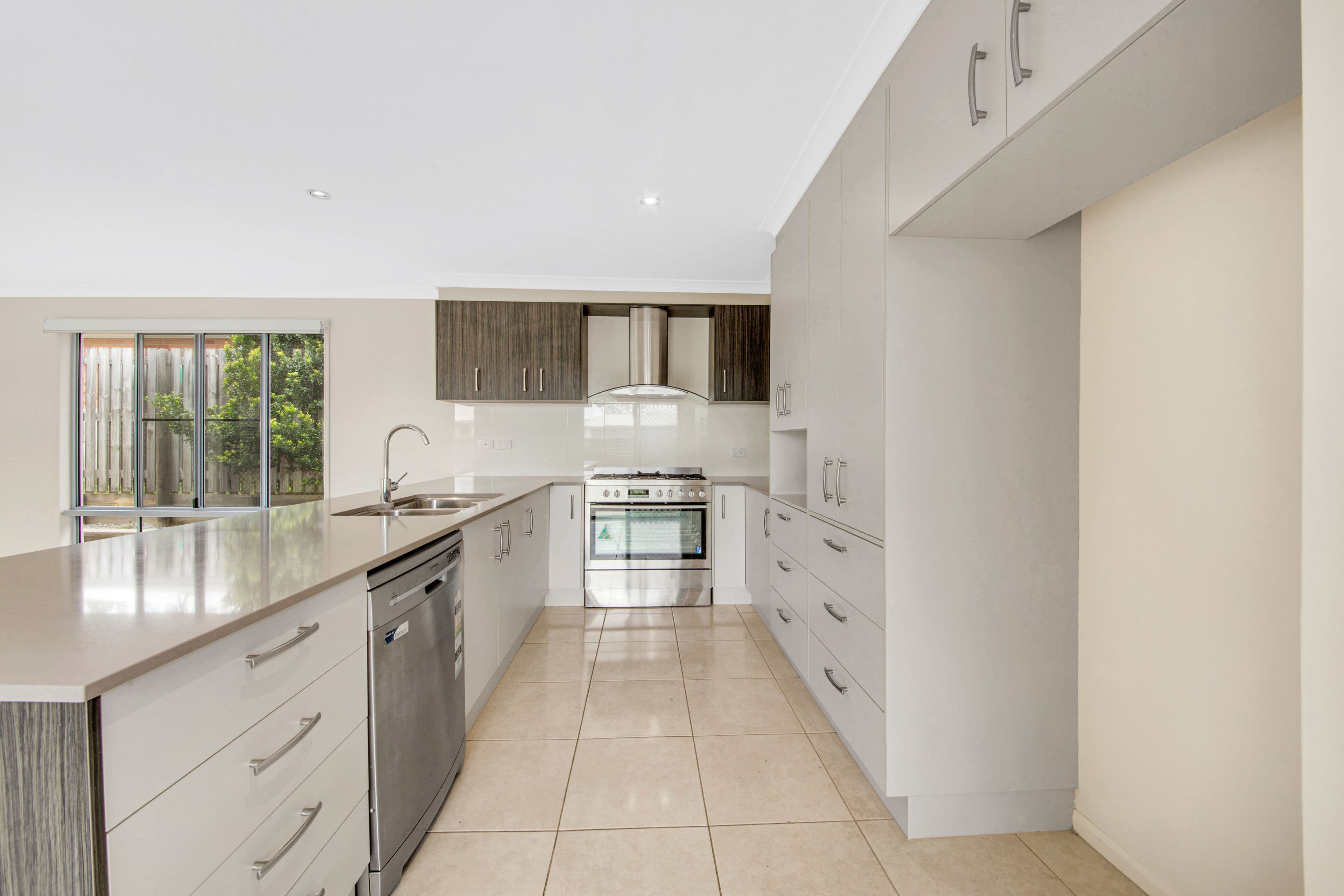 2 Eccles Close, Kirkwood QLD 4680, Kirkwood - Thumbnail 4