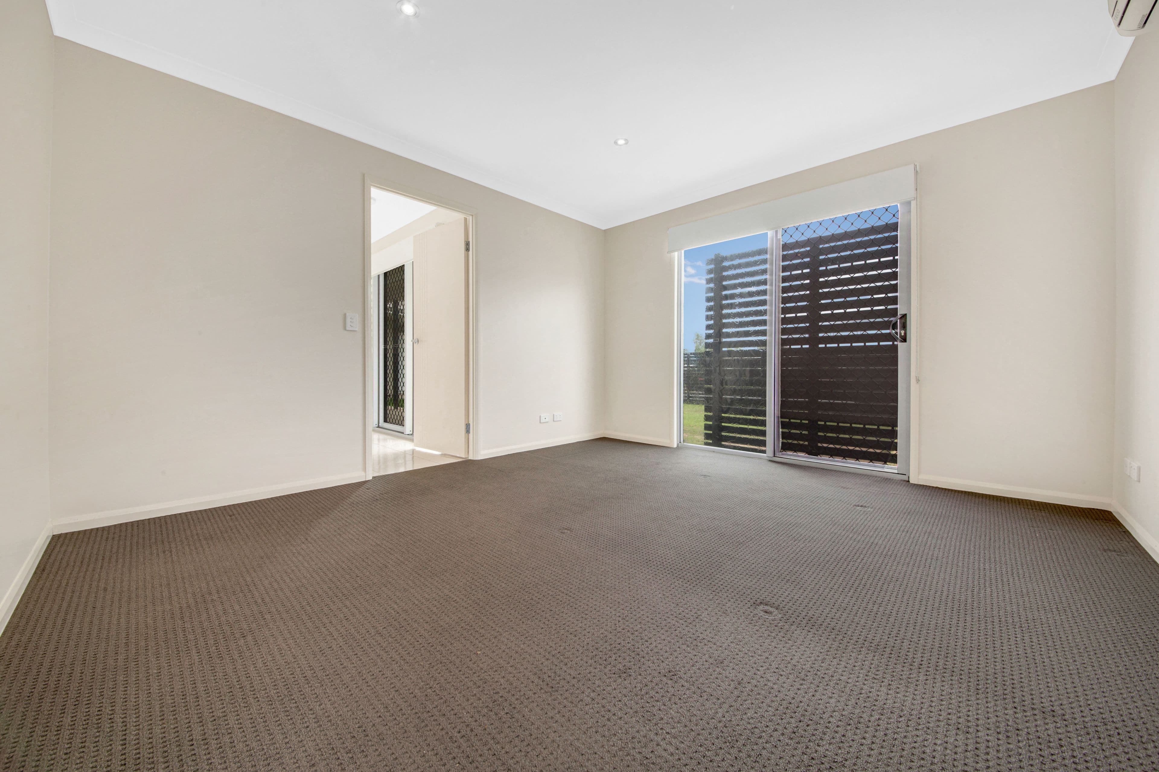 2 Eccles Close, Kirkwood QLD 4680, Kirkwood - Thumbnail 7