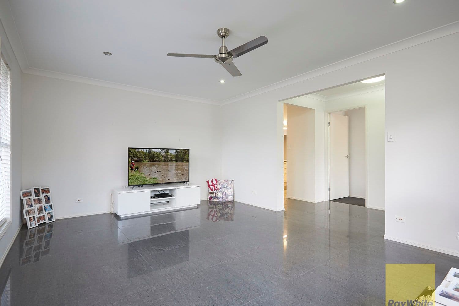 48 Duntroon Drive, ROKEBY TAS 7019, Rokeby - Thumbnail 4