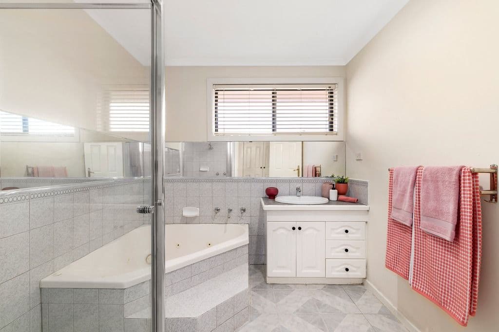 34 Bowman Drive, Mill Park VIC 3082, Mill Park - Thumbnail 8