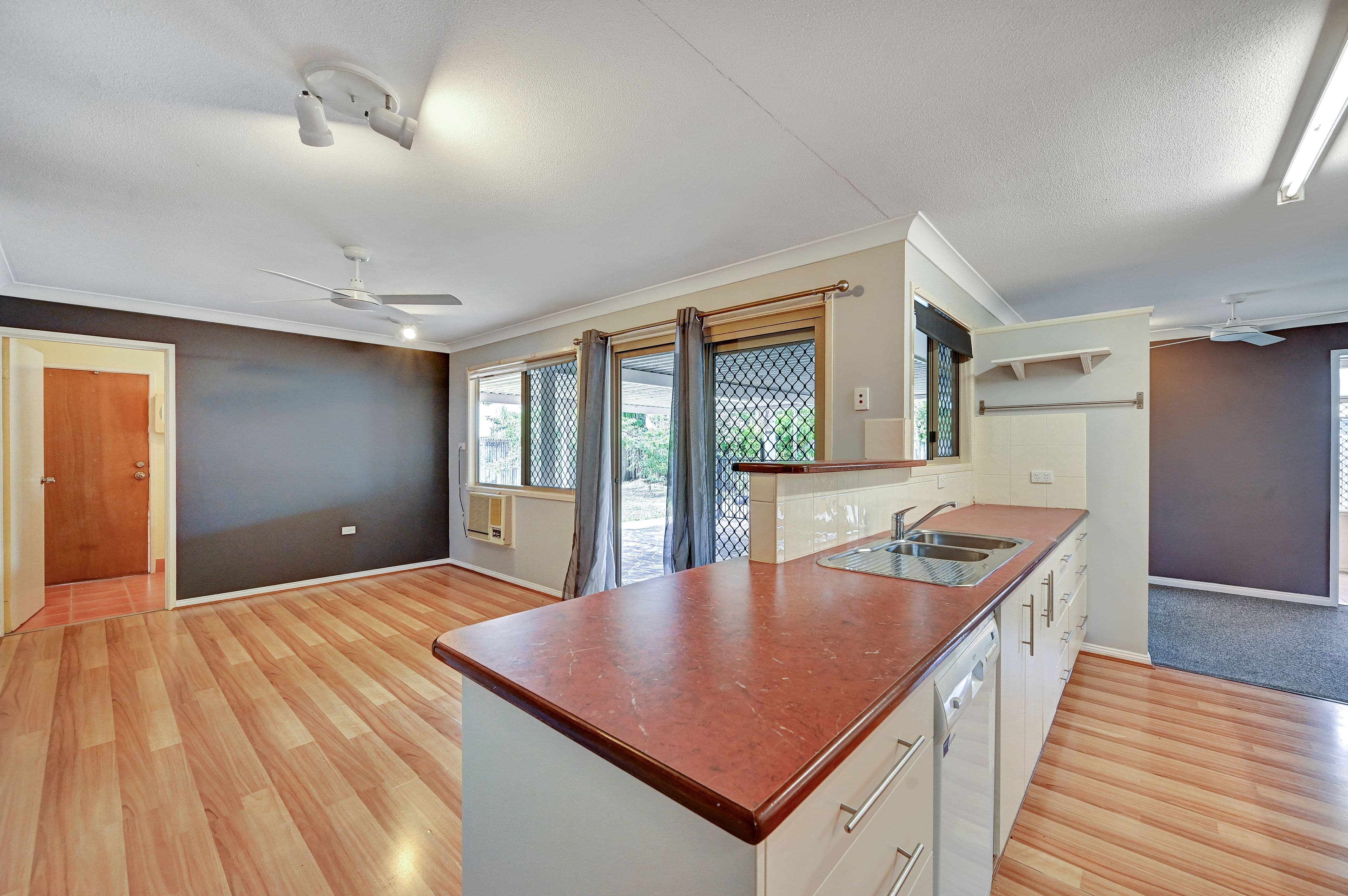 21 Malaga Street, Kirwan QLD 4817, Kirwan - Thumbnail 4