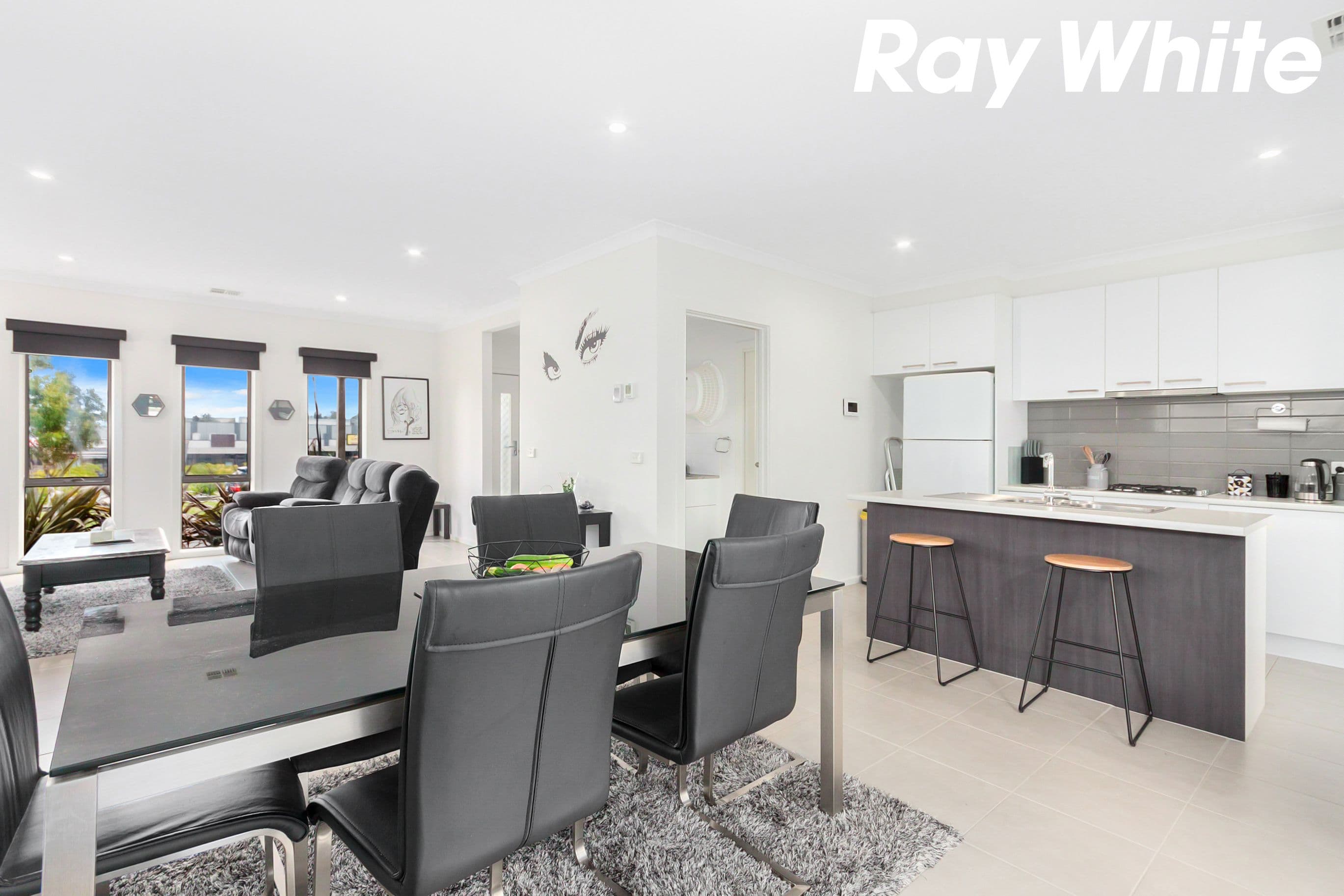 2 Adriatic Way, Pakenham VIC 3810, Pakenham - Thumbnail 3