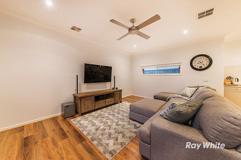 4 Mossey Crescent, Cranbourne East VIC 3977, Cranbourne East - Thumbnail 6