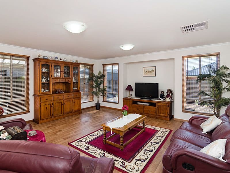 2/306 Waiora Road, Macleod, Macleod - Thumbnail 2