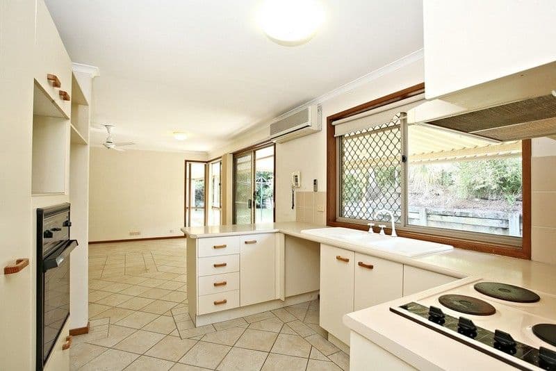 1 Janie Close, SINNAMON PARK QLD 4073, Sinnamon Park - Thumbnail 6