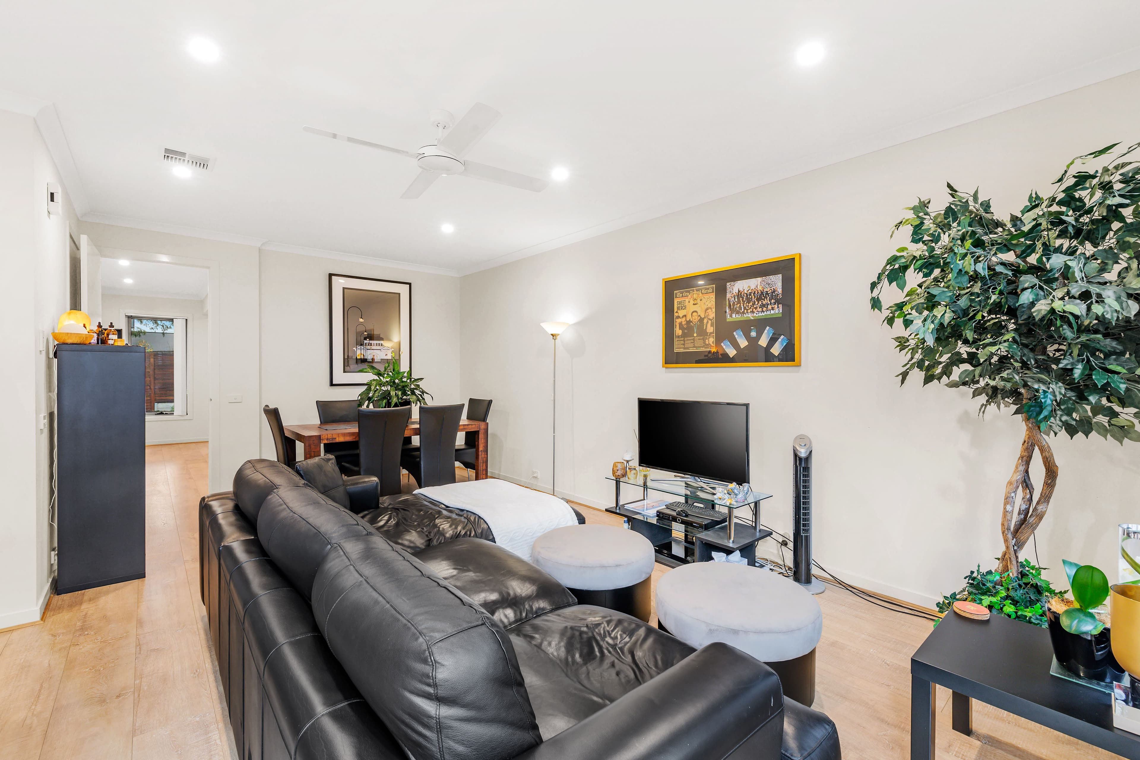 25 Baker Crescent, Heidelberg Heights VIC 3081, Heidelberg Heights - Thumbnail 2