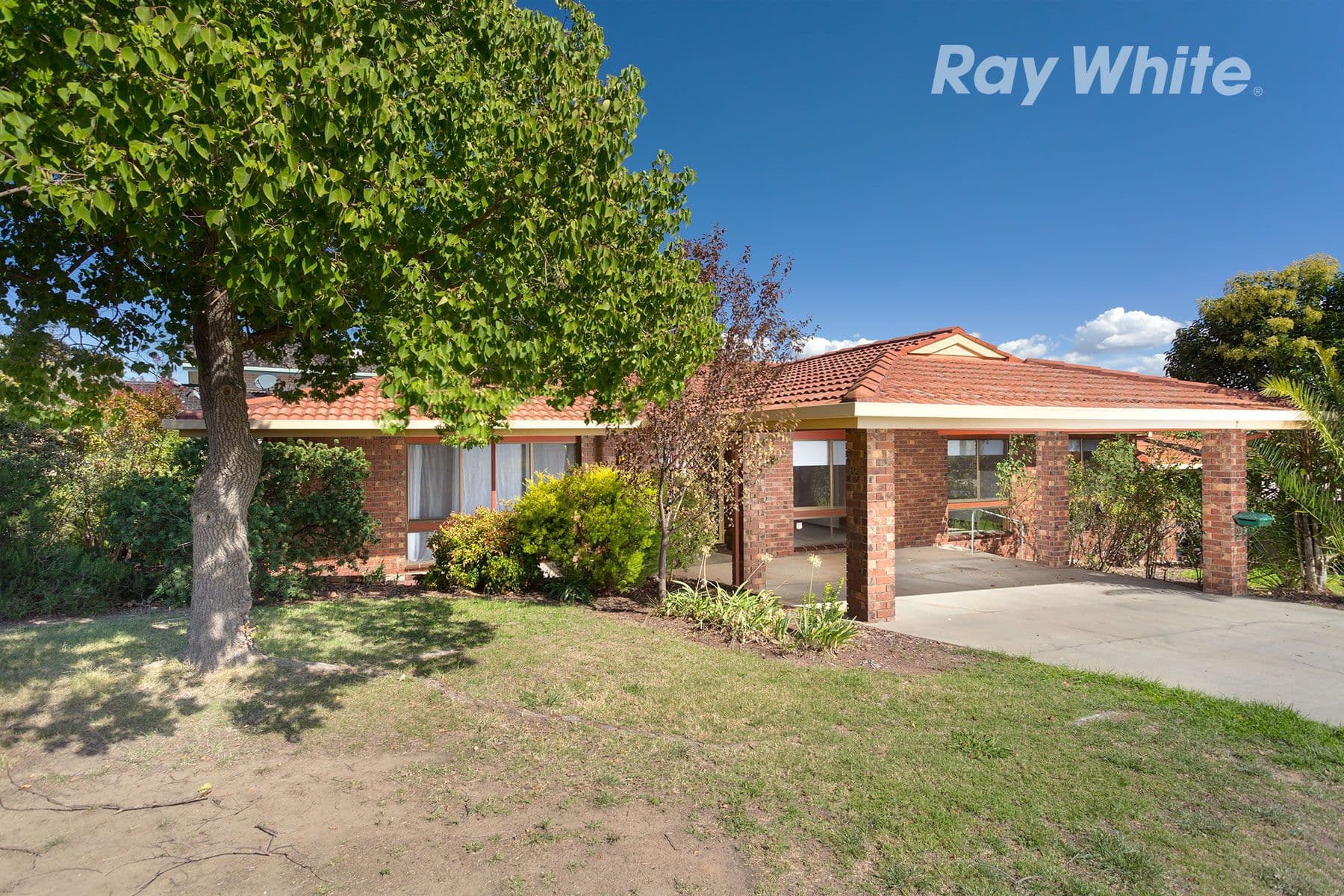 2 Mountain View Drive, Lavington - Thumbnail 2