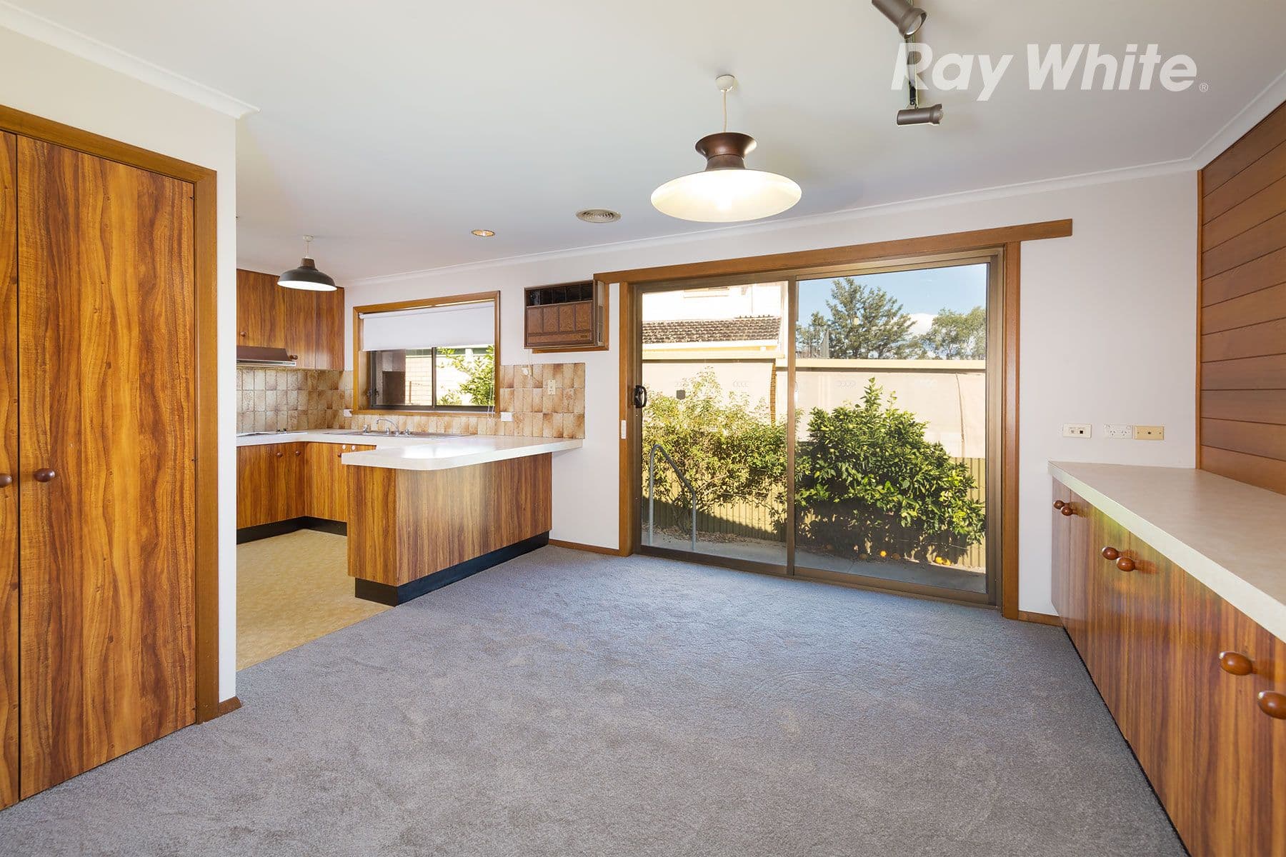 2 Mountain View Drive, Lavington - Thumbnail 5