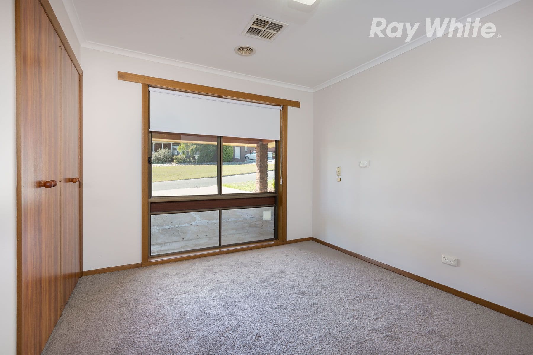 2 Mountain View Drive, Lavington - Thumbnail 7