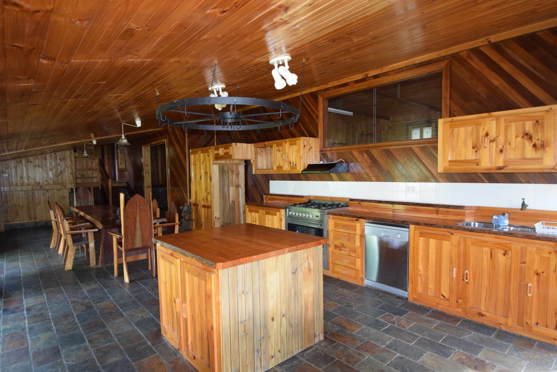 188 HIGHLAND Street, Esk QLD 4312, Esk - Thumbnail 2