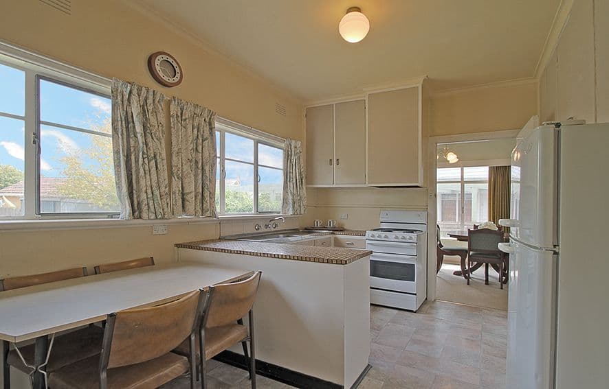 15 Ibbottson Street, WATSONIA VIC 3087, Watsonia - Thumbnail 4