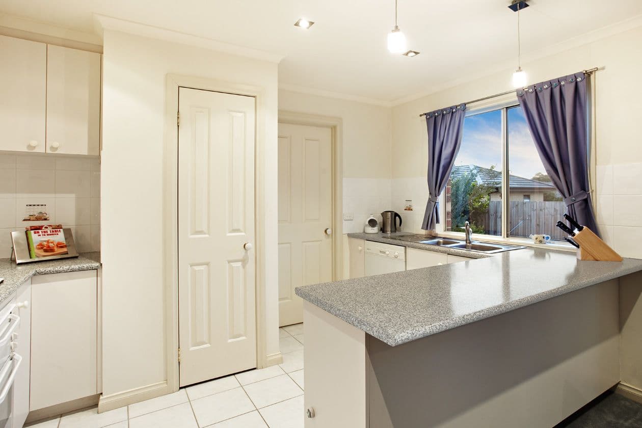 17 Batesford Road, CHADSTONE VIC 3148, Chadstone - Thumbnail 4