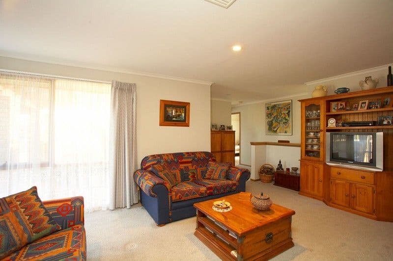 2 Silber Court, MELTON WEST VIC 3337, Melton West - Thumbnail 5