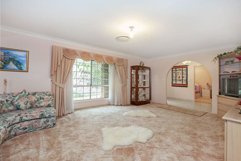 105 Passerine Drive, ROCHEDALE SOUTH QLD 4123, Rochedale South - Thumbnail 2