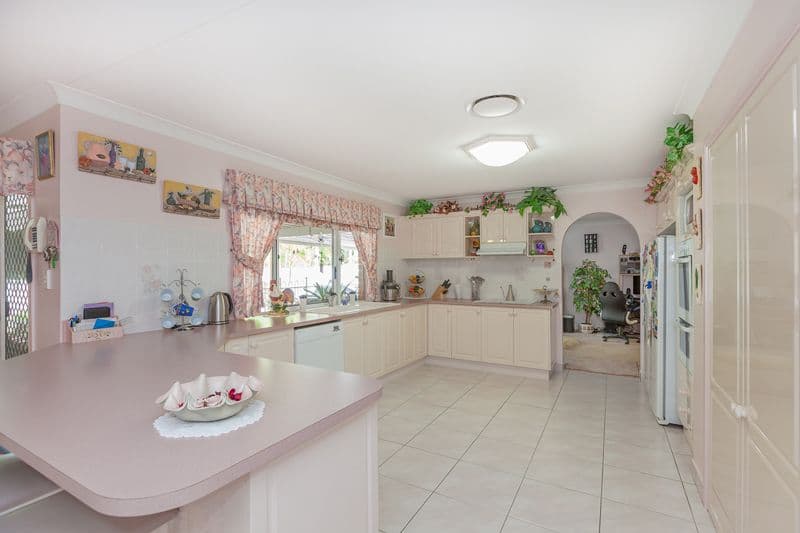 105 Passerine Drive, ROCHEDALE SOUTH QLD 4123, Rochedale South - Thumbnail 6