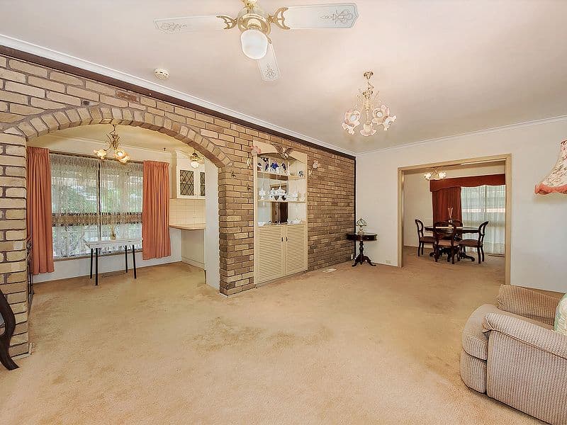 6 Santiago Street, ST ALBANS VIC 3021, St Albans - Thumbnail 2